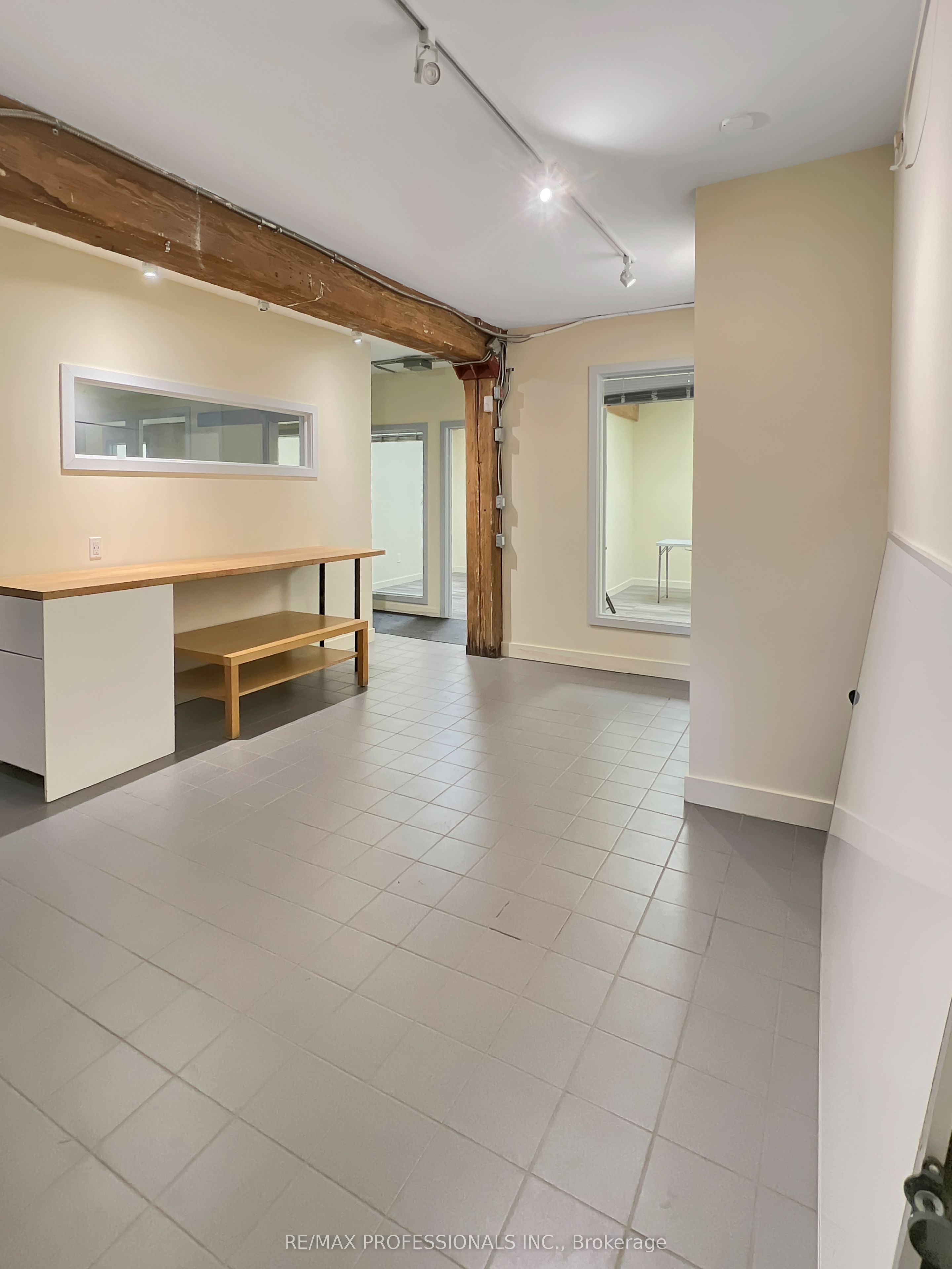 #unit 1 - 290 Shuter Street Property Photo 18
