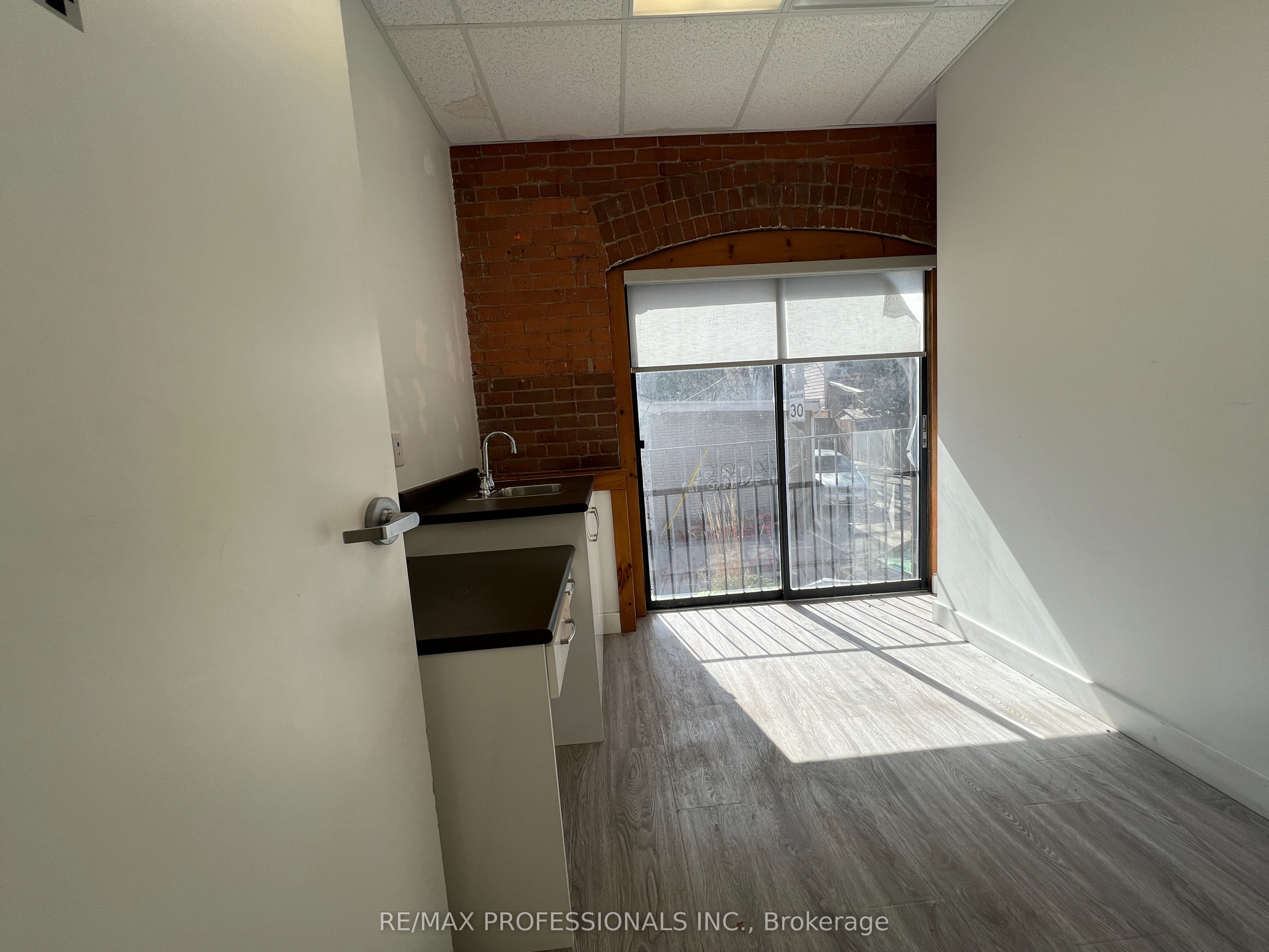 #unit 2 - 290 Shuter Street Property Photo 14