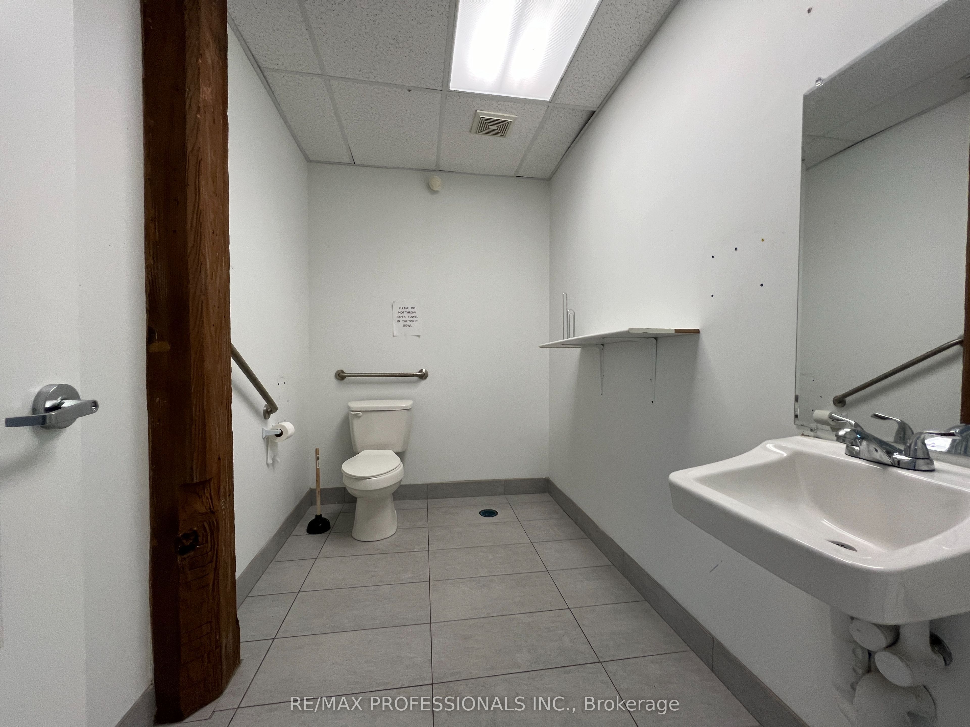#unit 2 - 290 Shuter Street Property Photo 16