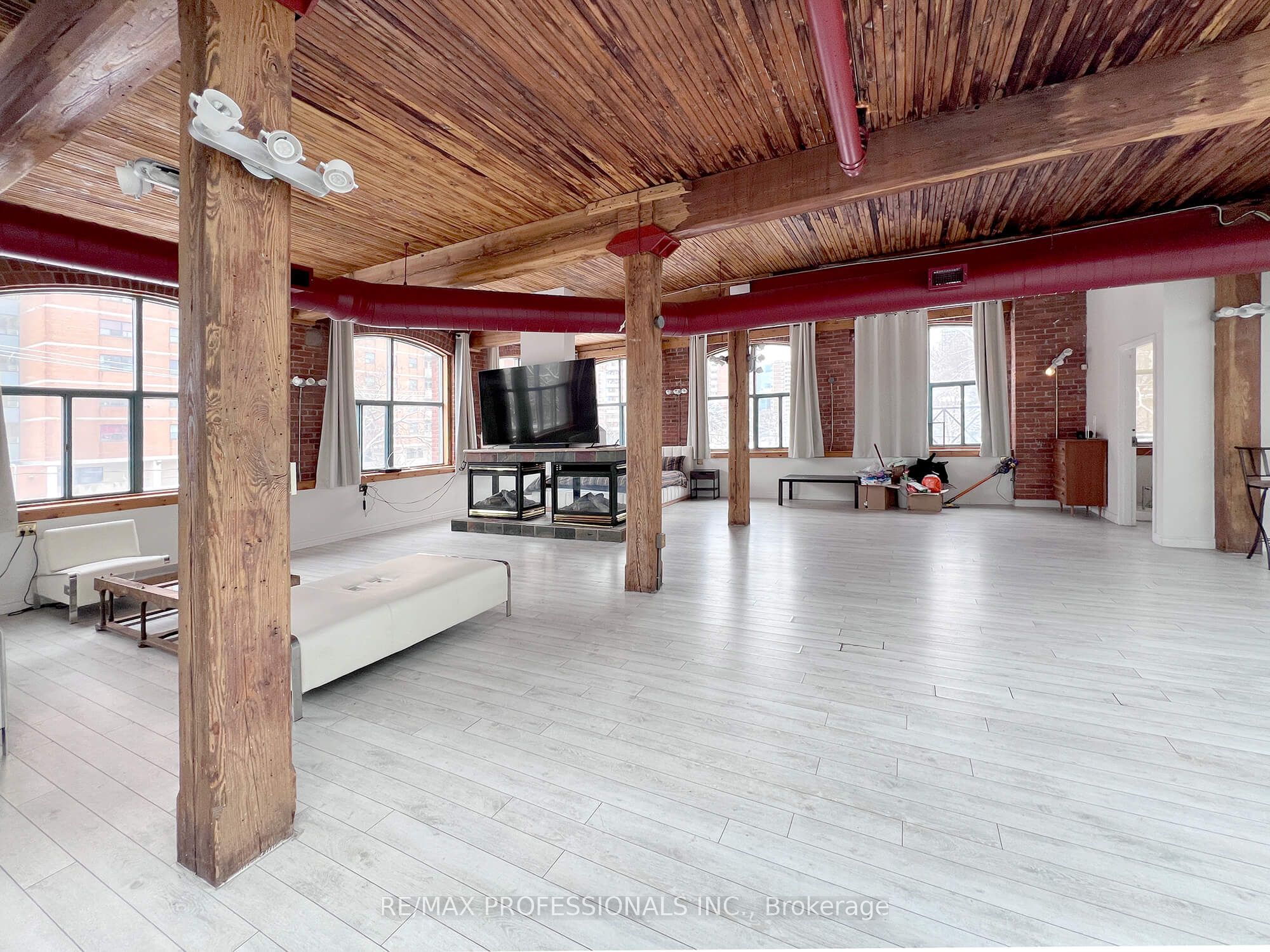#unit 3 - 290 Shuter Street Property Photo 5