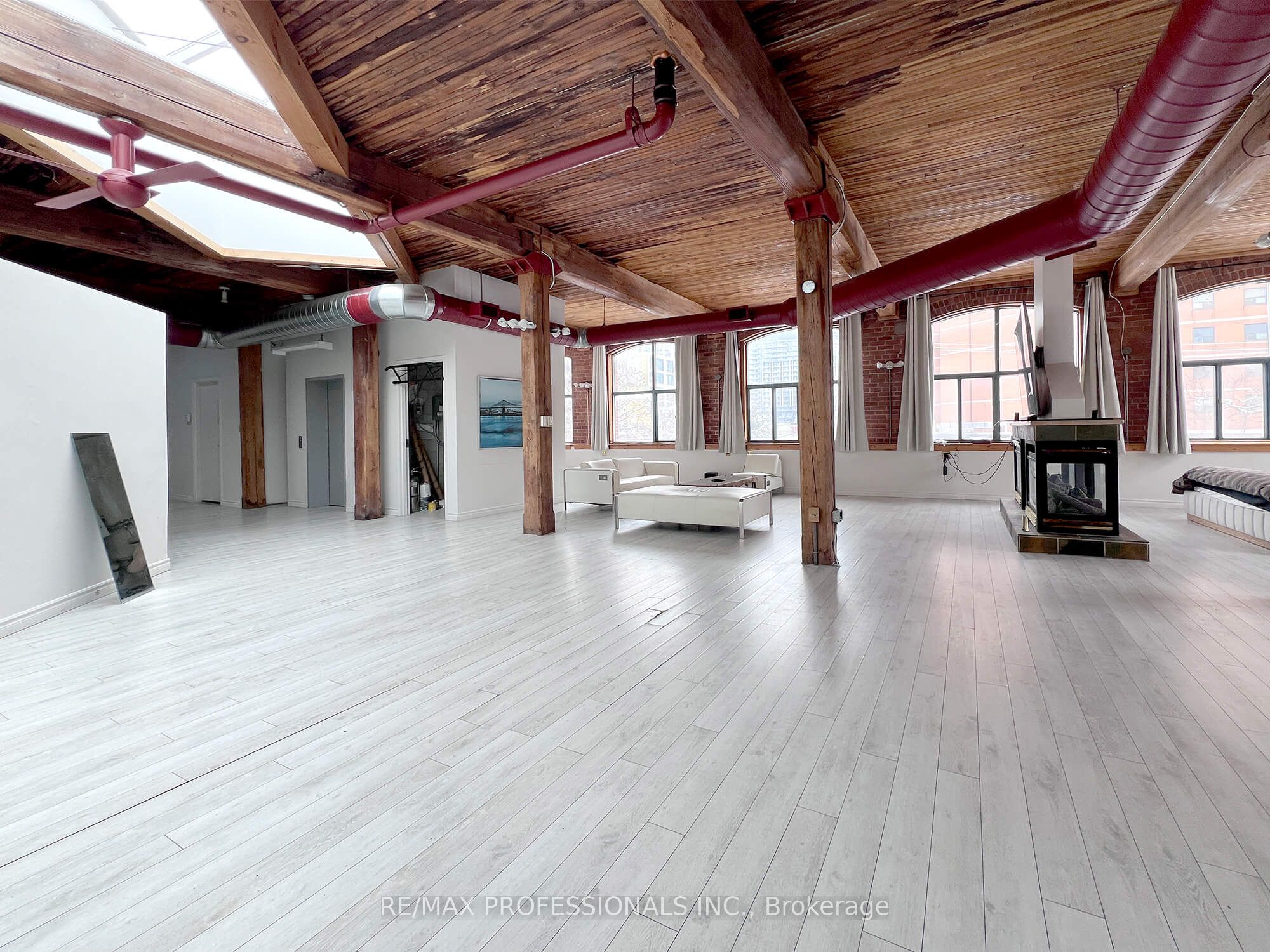 #unit 3 - 290 Shuter Street Property Photo 7