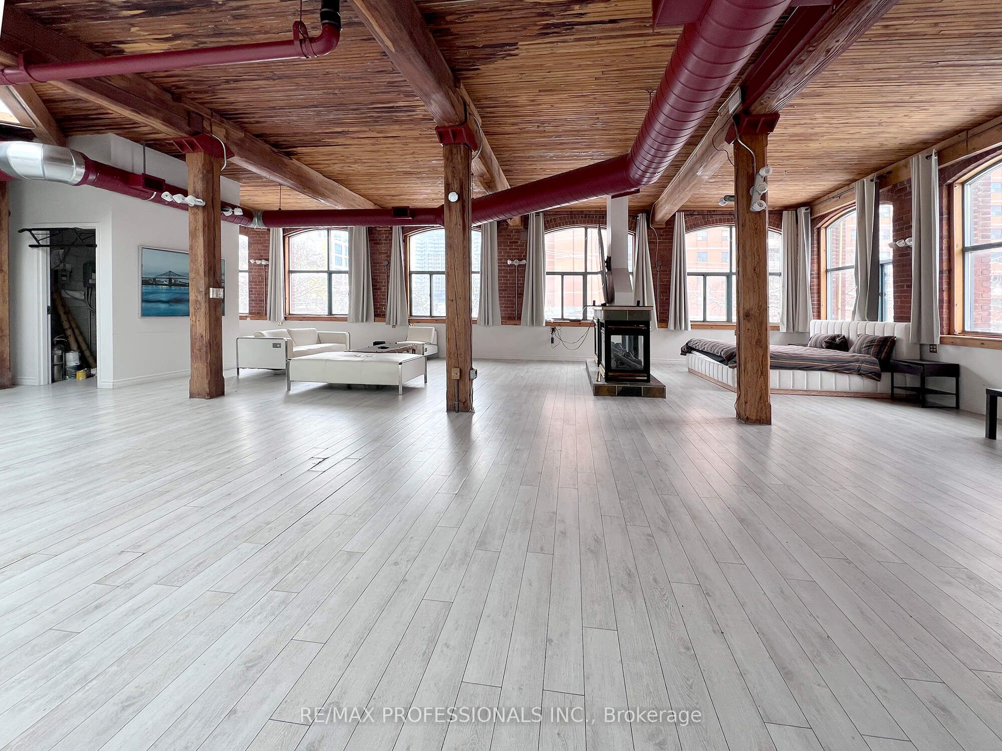 #unit 3 - 290 Shuter Street Property Photo 8