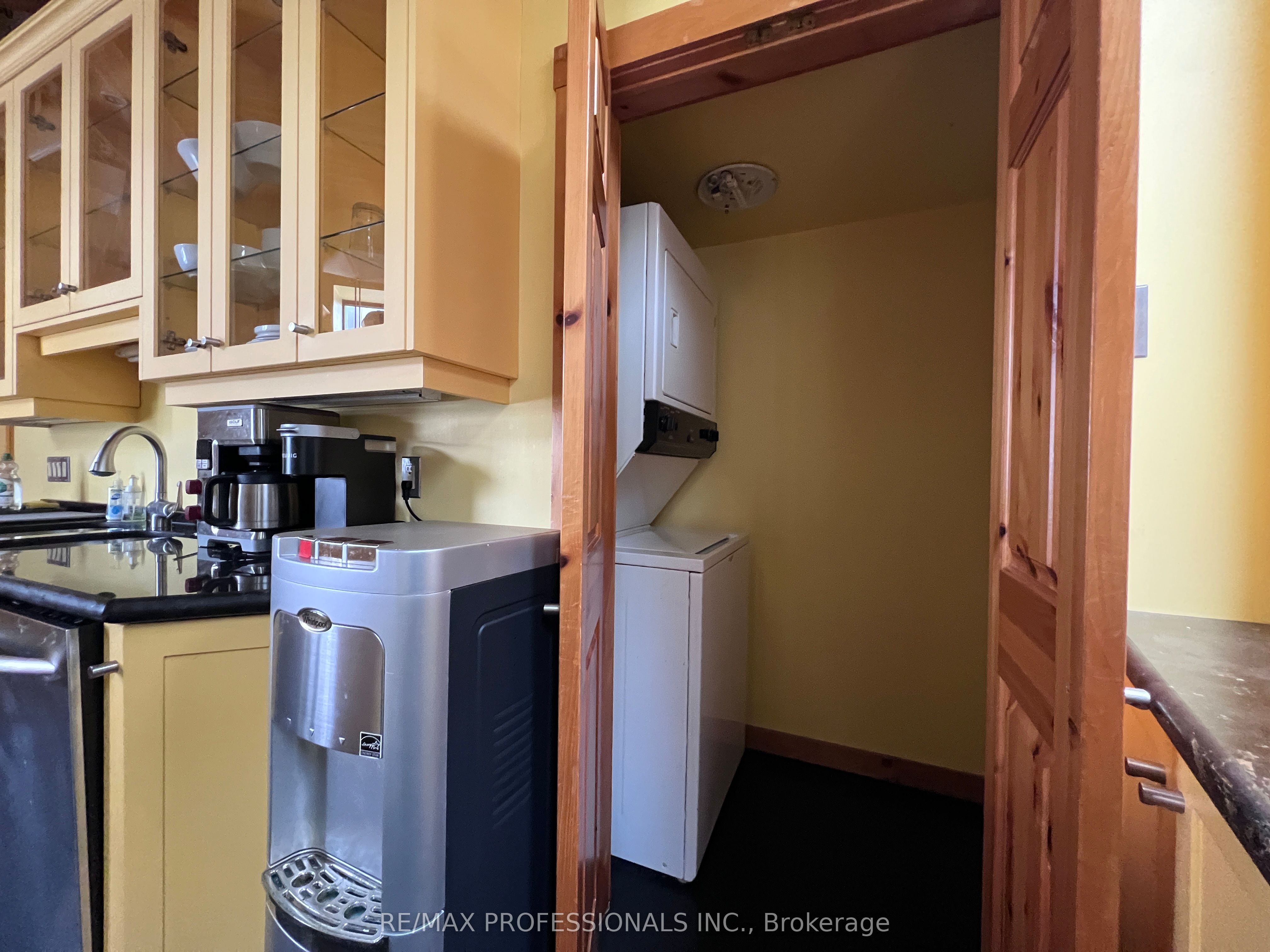 #unit 3 - 290 Shuter Street Property Photo 13