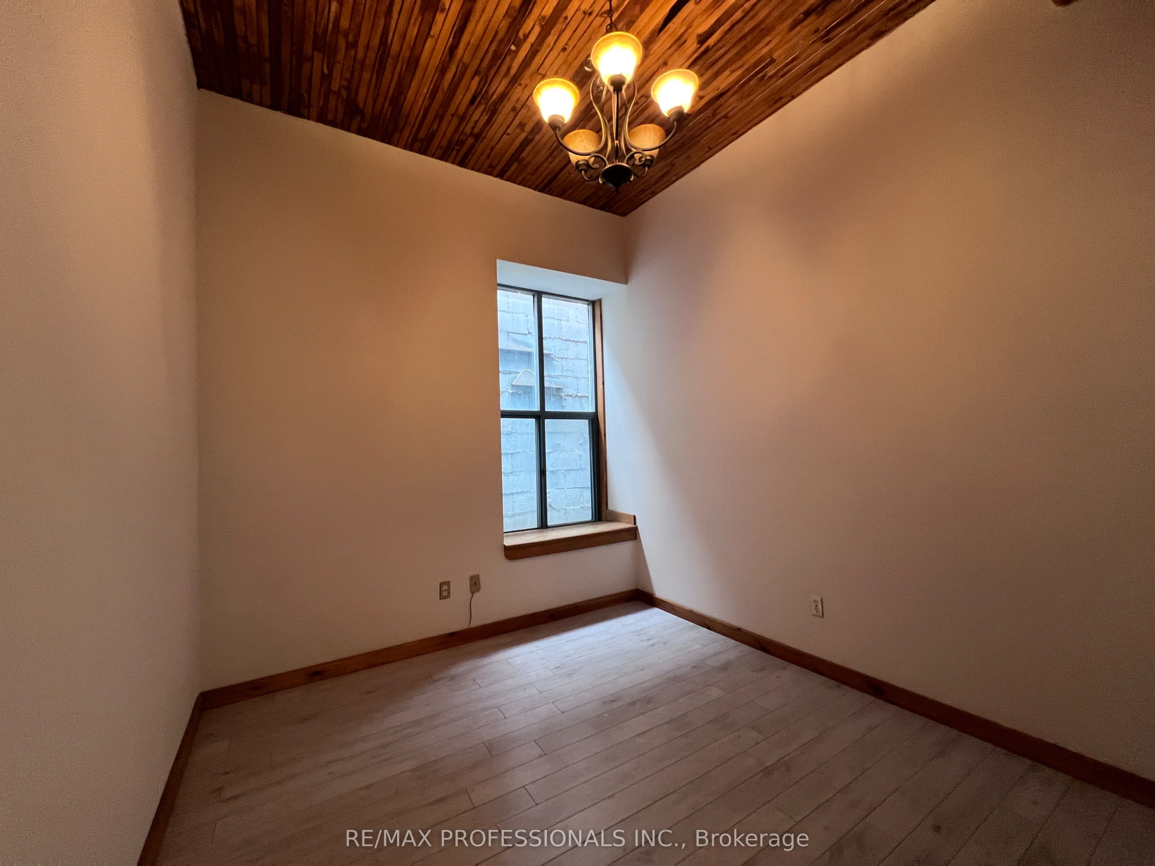 #unit 3 - 290 Shuter Street Property Photo 19
