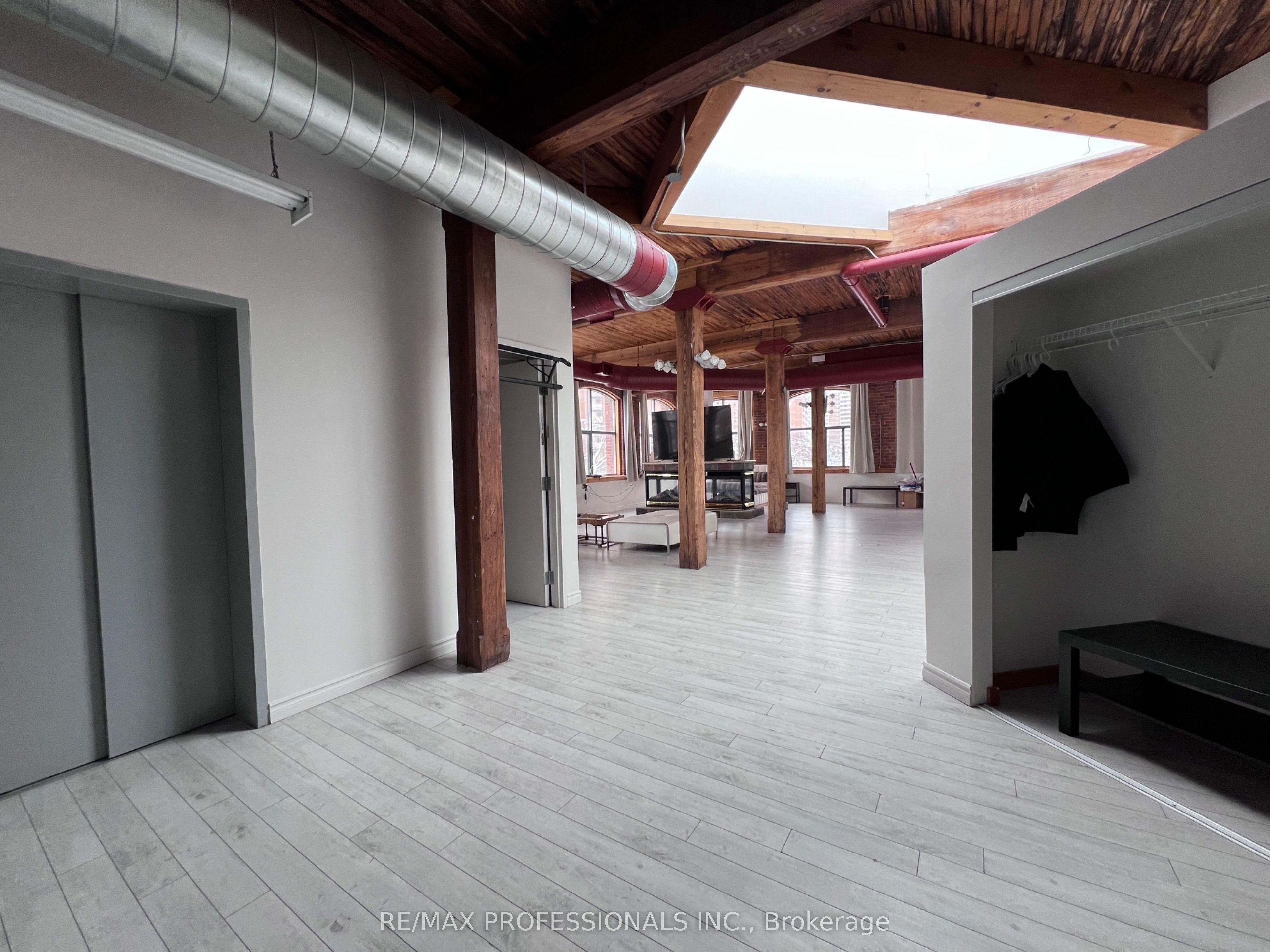 #unit 3 - 290 Shuter Street Property Photo 24