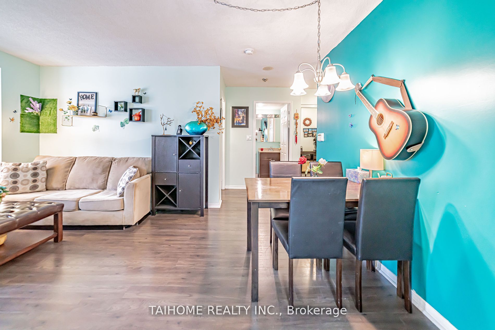 #702 - 1 Pemberton Avenue Property Photo 8