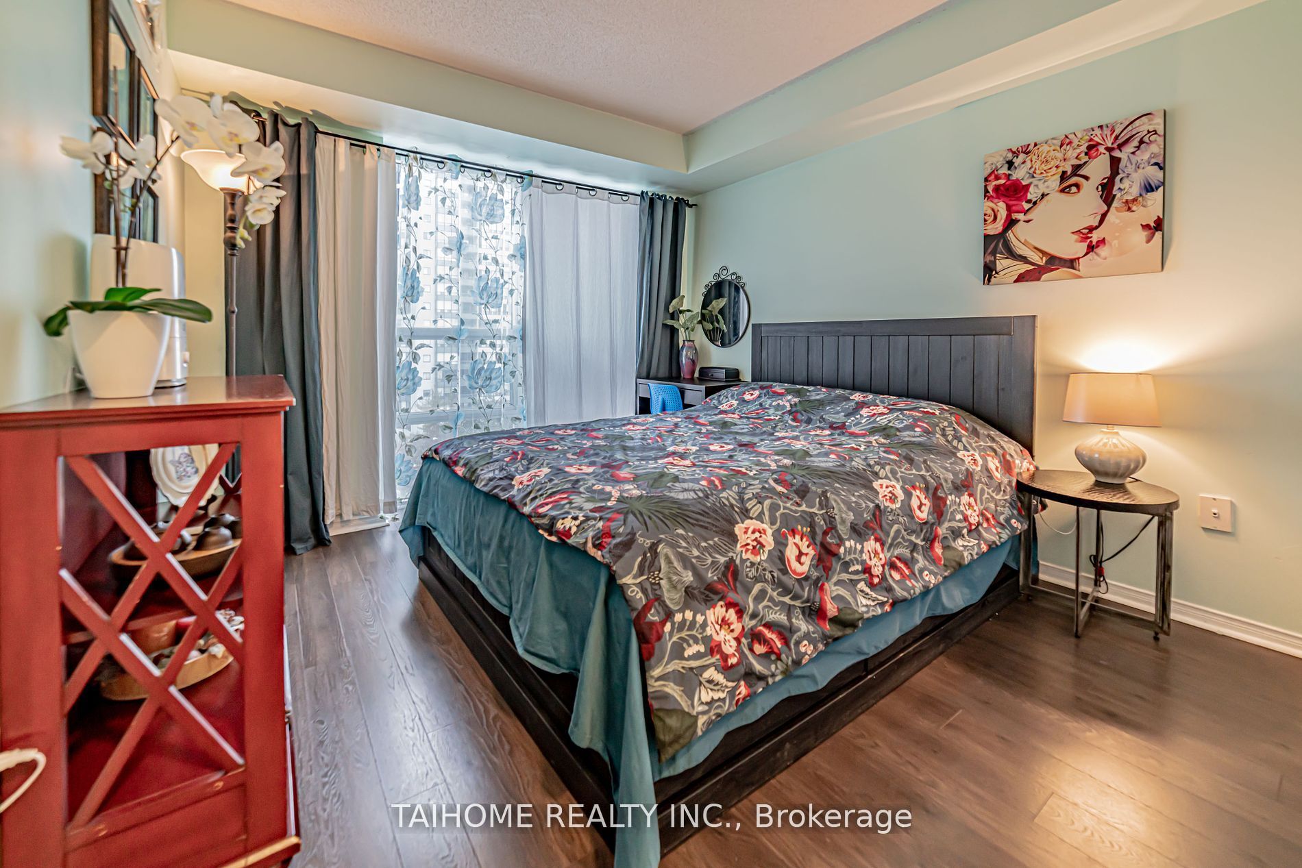 #702 - 1 Pemberton Avenue Property Photo 11