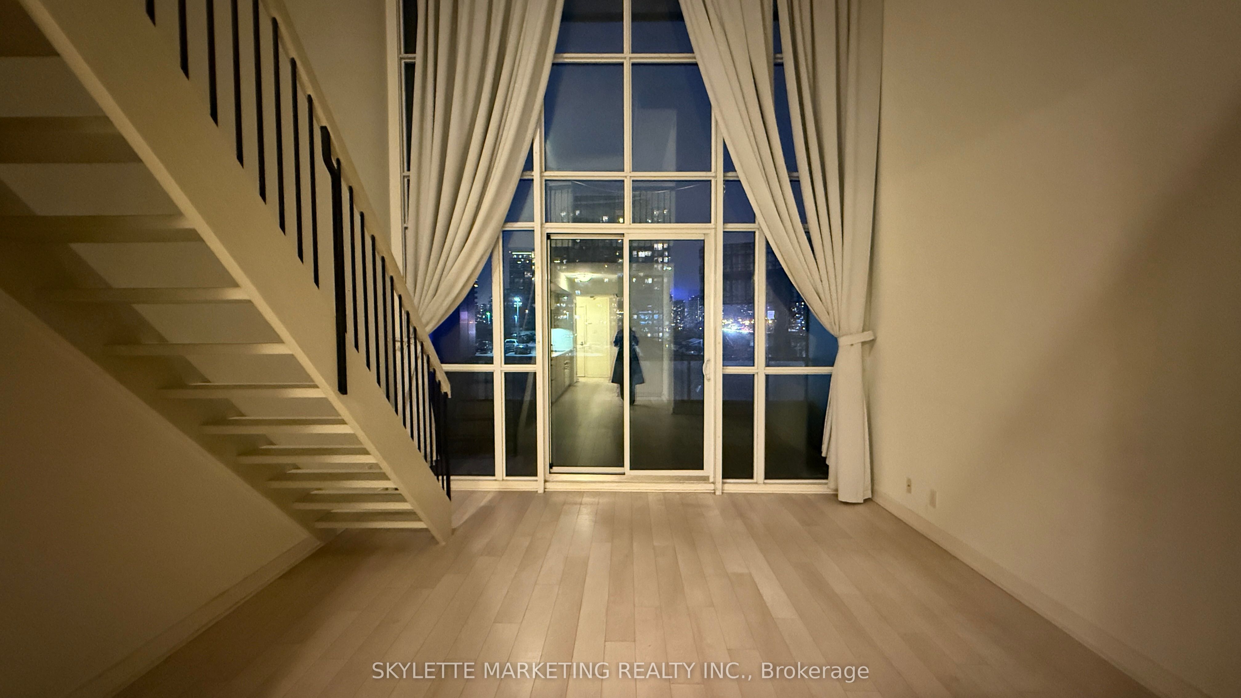 #436 - 5 Hanna Avenue Property Photo 1