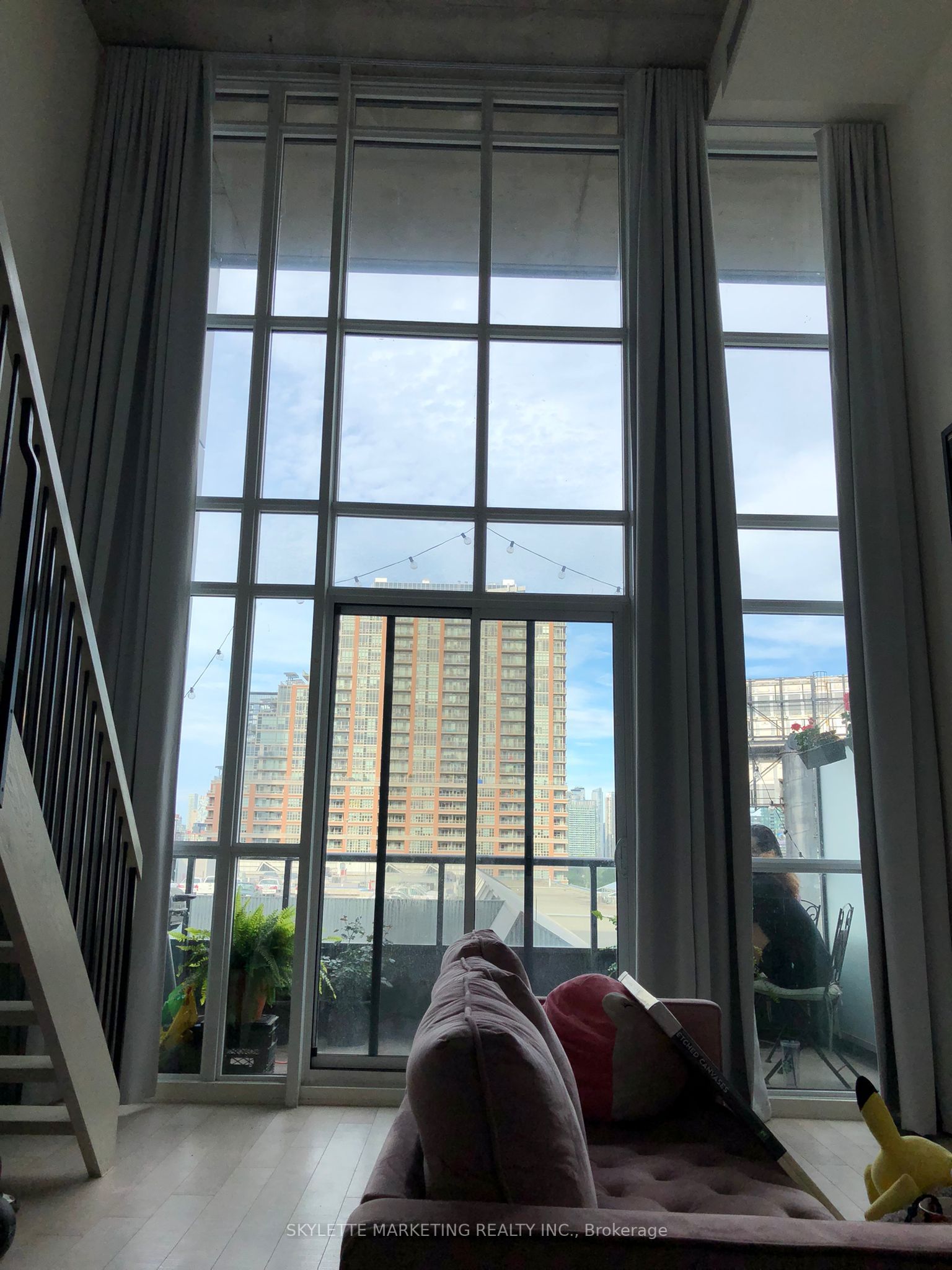 #436 - 5 Hanna Avenue Property Photo 2