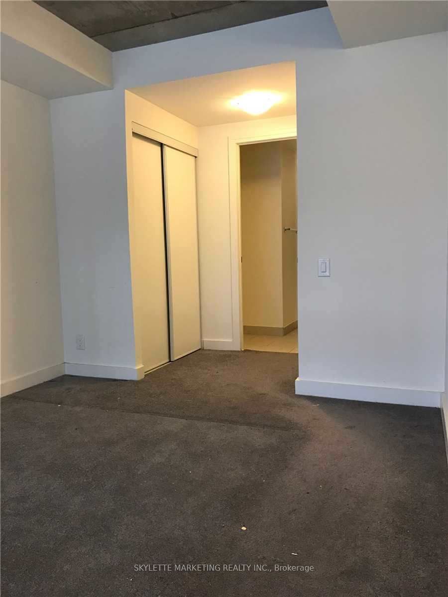 #436 - 5 Hanna Avenue Property Photo 10