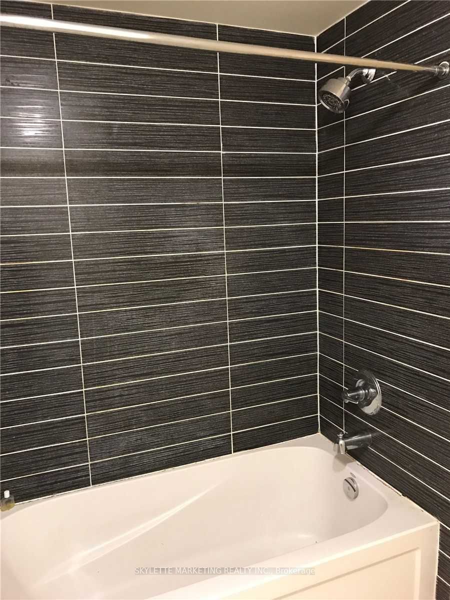 #436 - 5 Hanna Avenue Property Photo 11