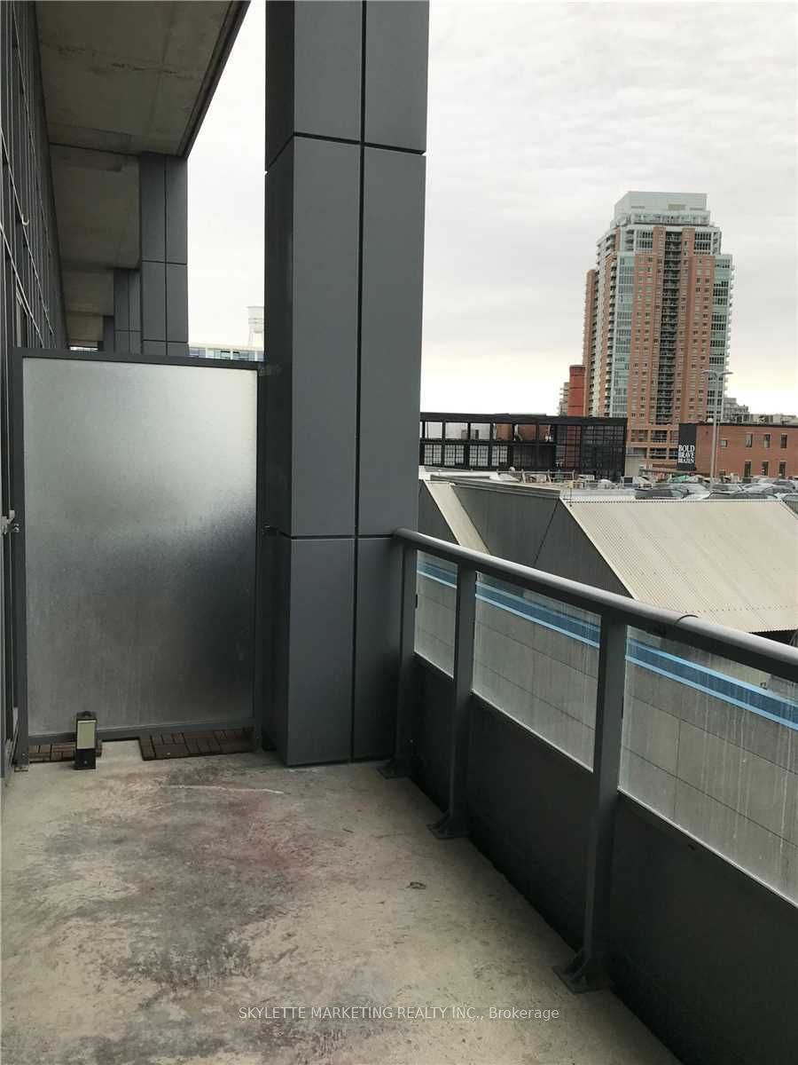 #436 - 5 Hanna Avenue Property Photo 16