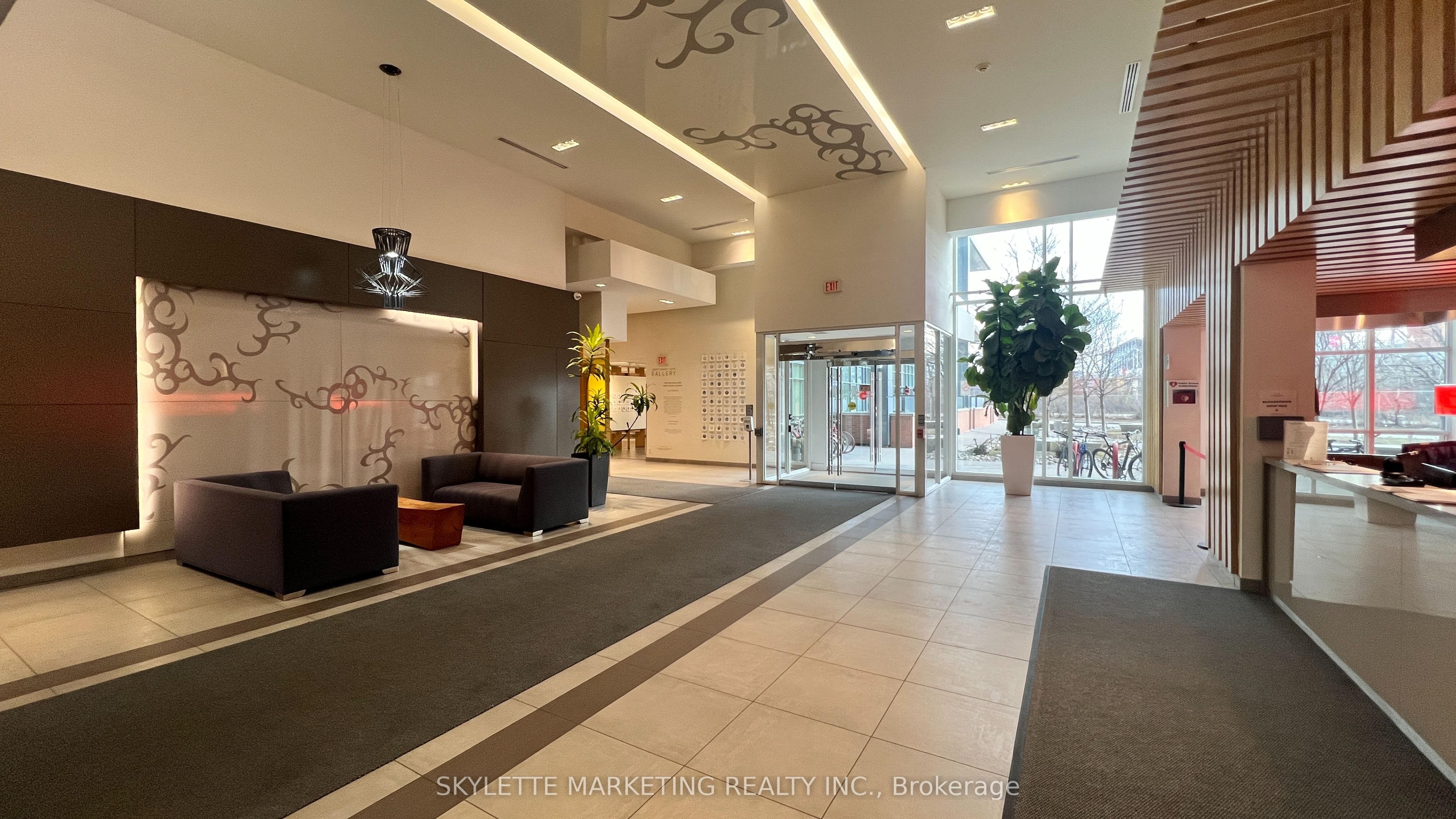 #436 - 5 Hanna Avenue Property Photo 20