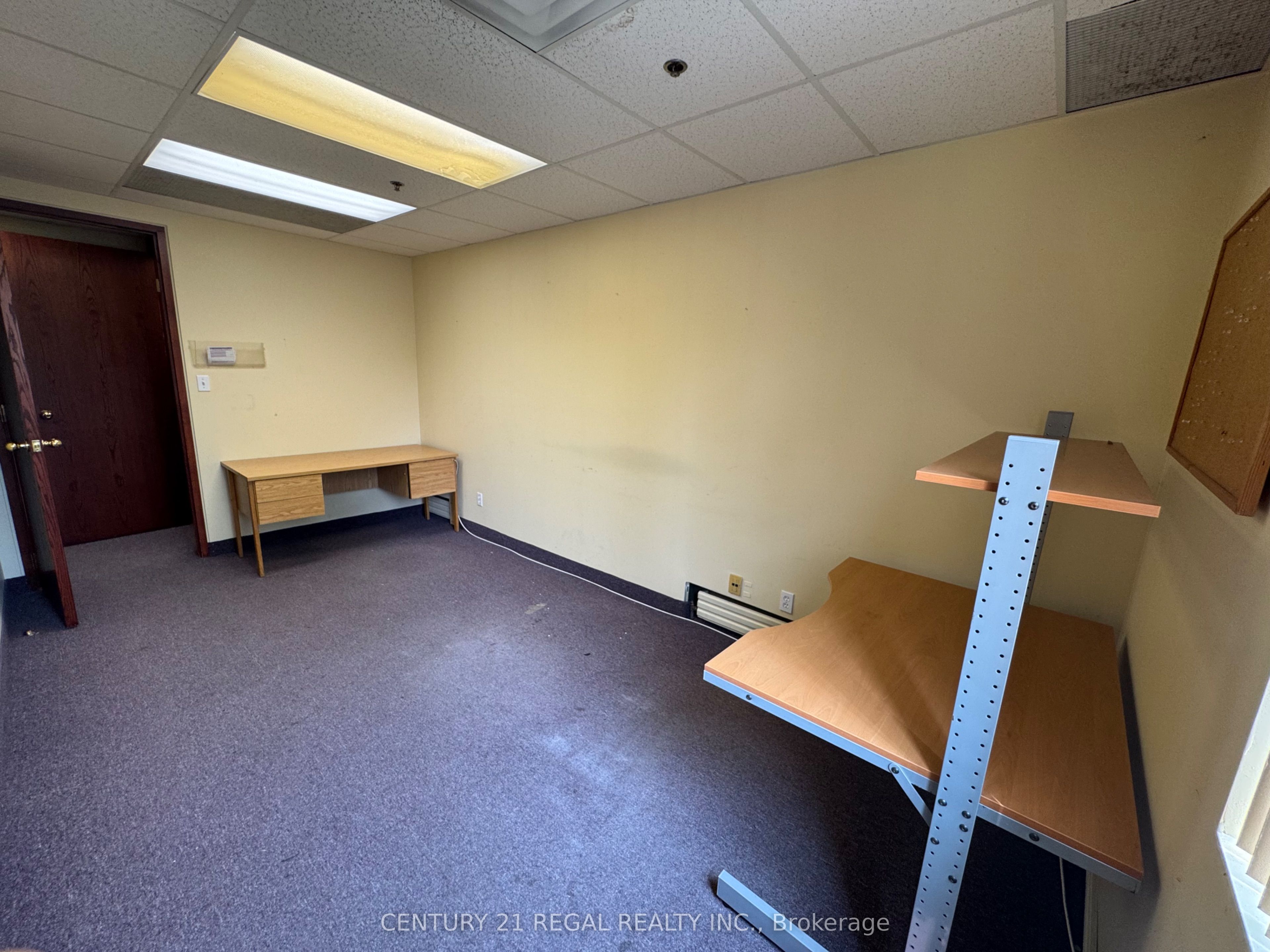 637 College Street 200 Property Photo 7