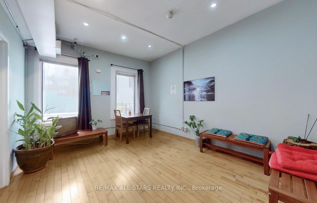 137 Jarvis Street Property Photo 5