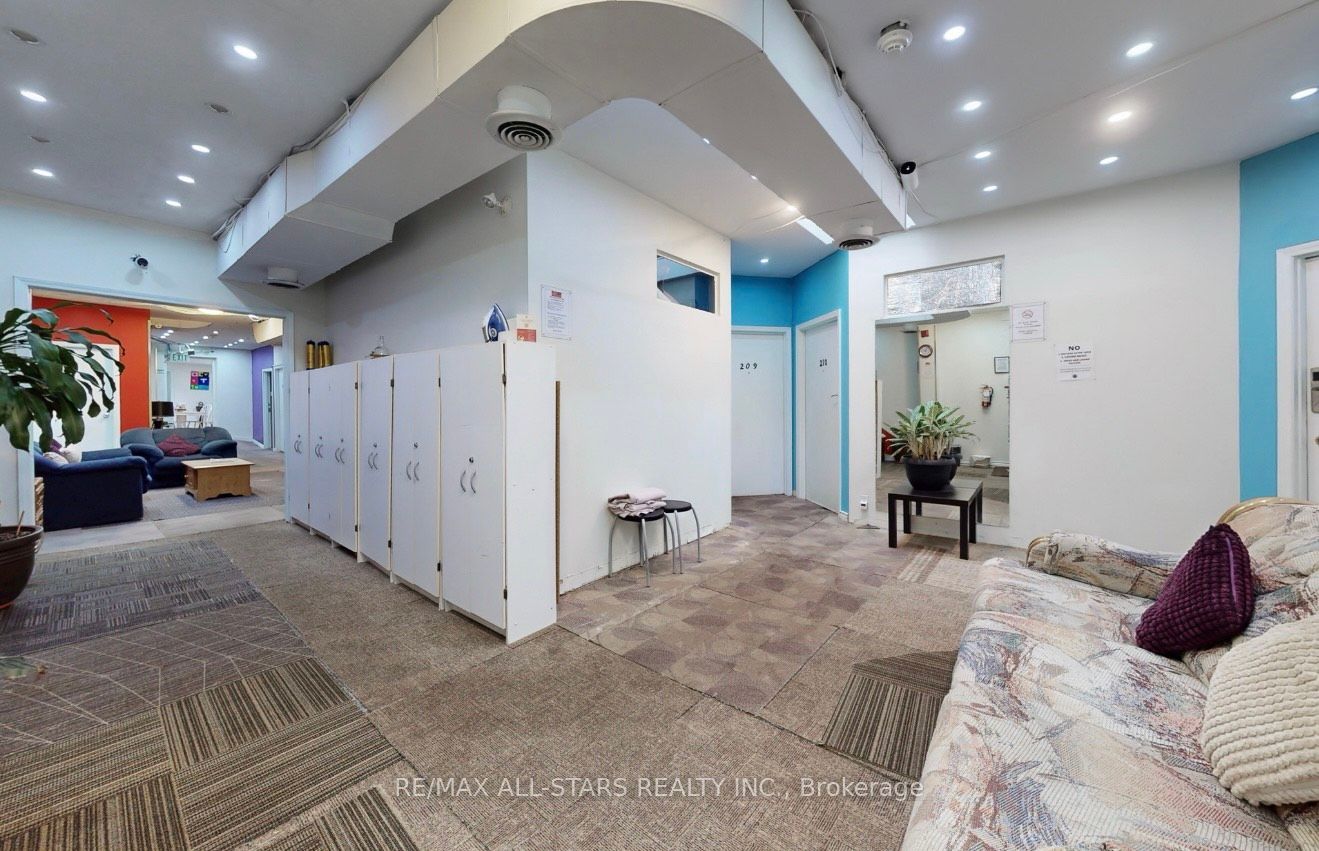 137 Jarvis Street Property Photo 8