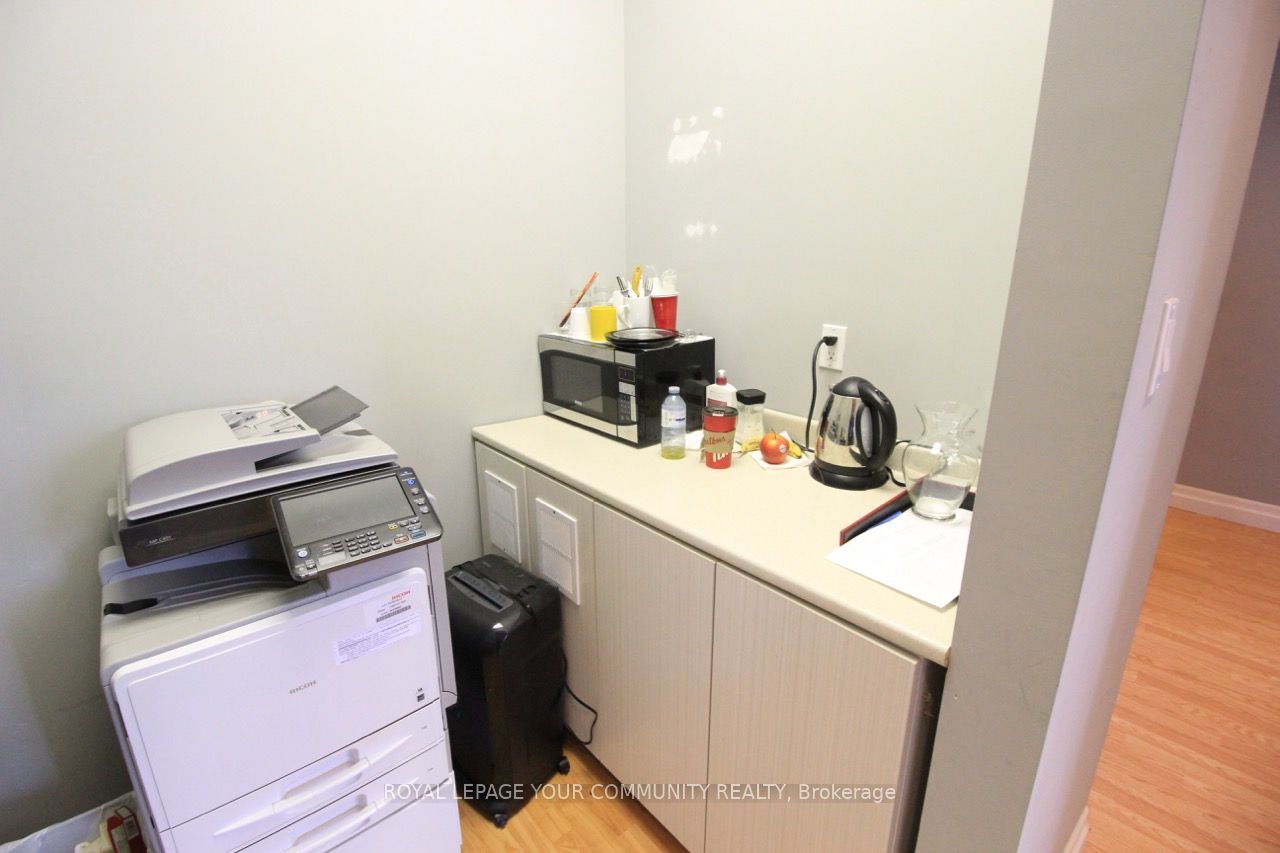 #202 - 81 Sheppard Avenue Property Photo 7