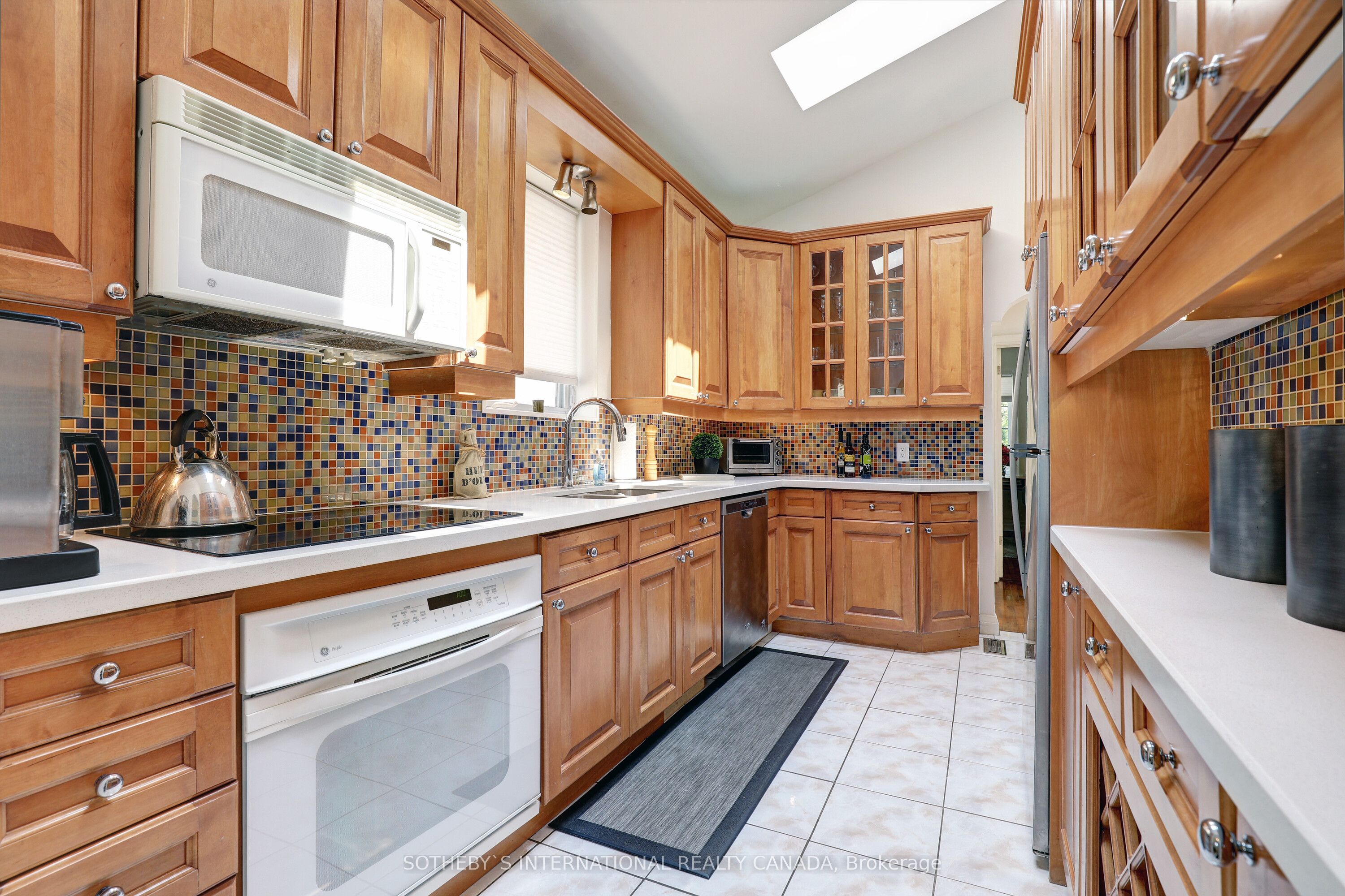 19 Southvale Drive Property Photo 10
