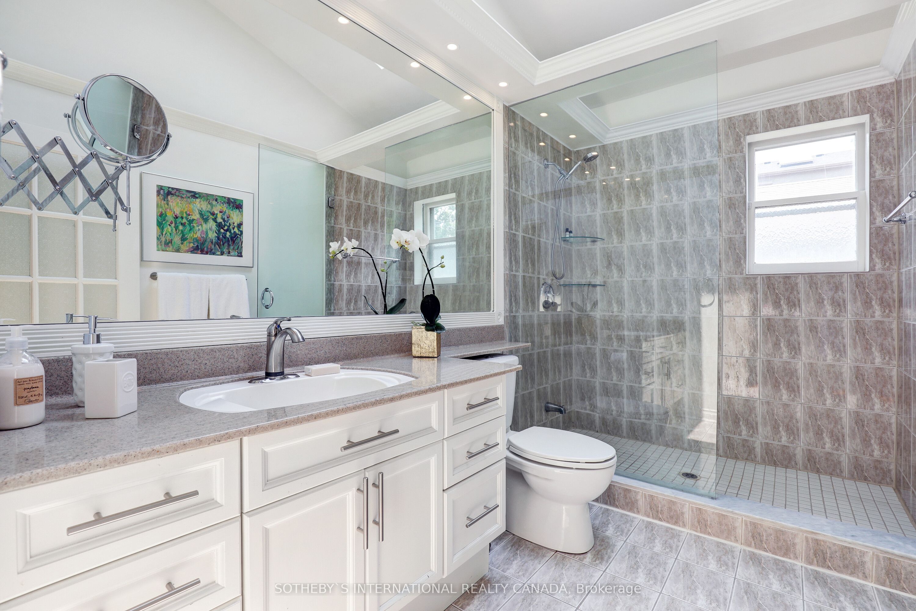 19 Southvale Drive Property Photo 13