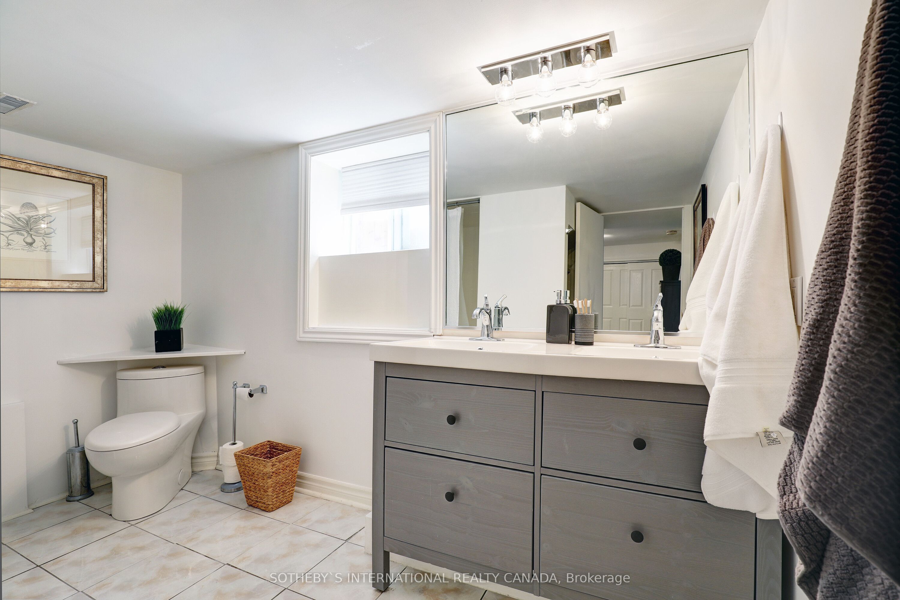 19 Southvale Drive Property Photo 25