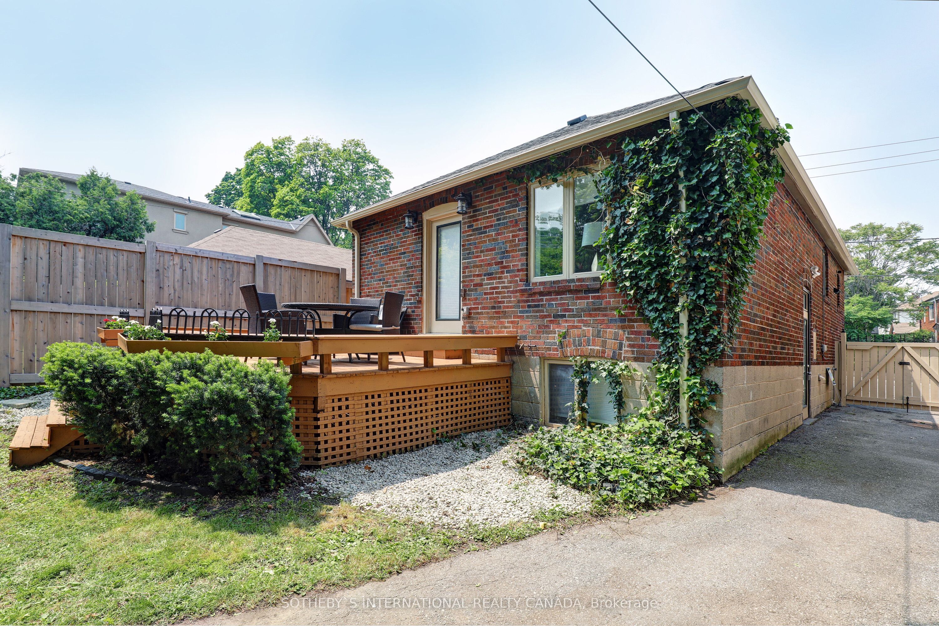 19 Southvale Drive Property Photo 30