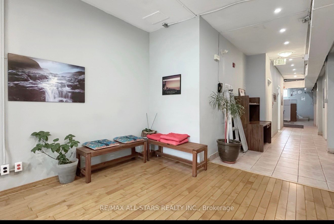 137 Jarvis Street Property Photo 3