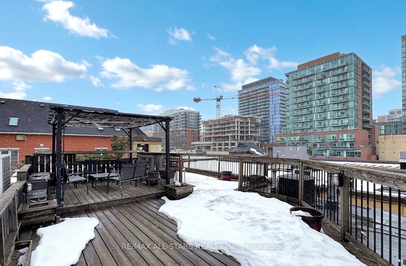 137 Jarvis Street Property Photo 14