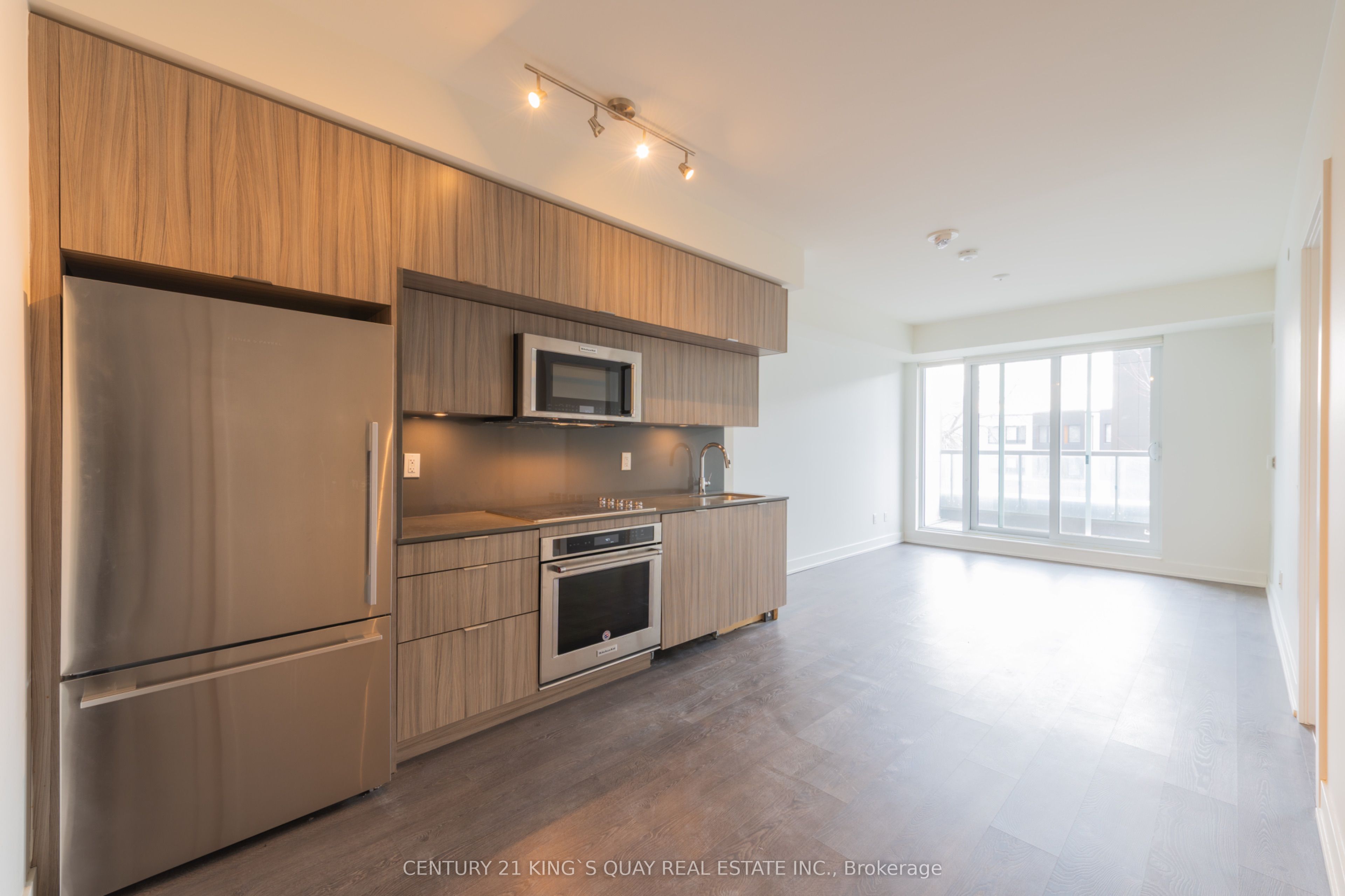 #219 - 80 Vanauley Street Property Photo 2