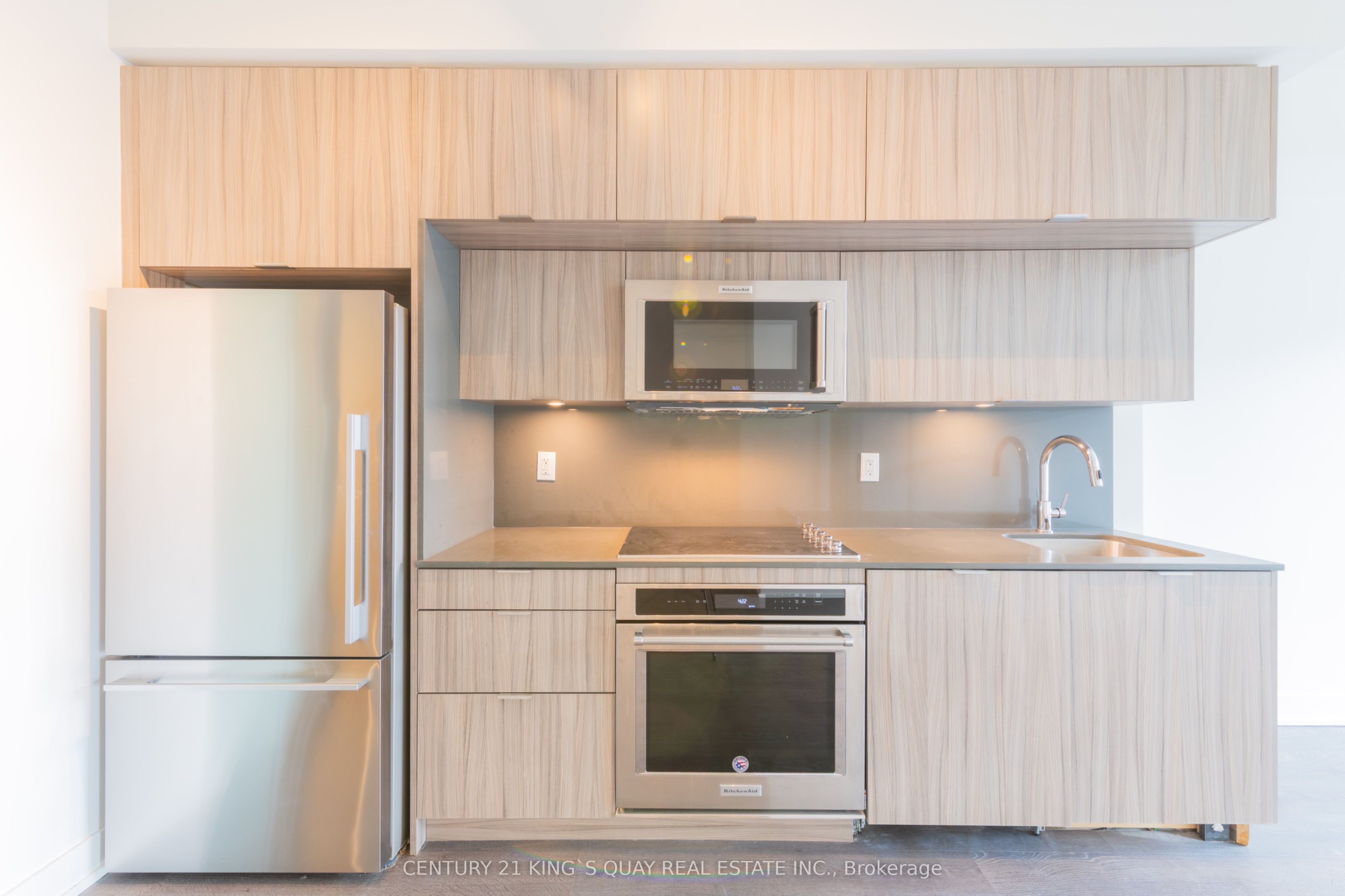 #219 - 80 Vanauley Street Property Photo 4