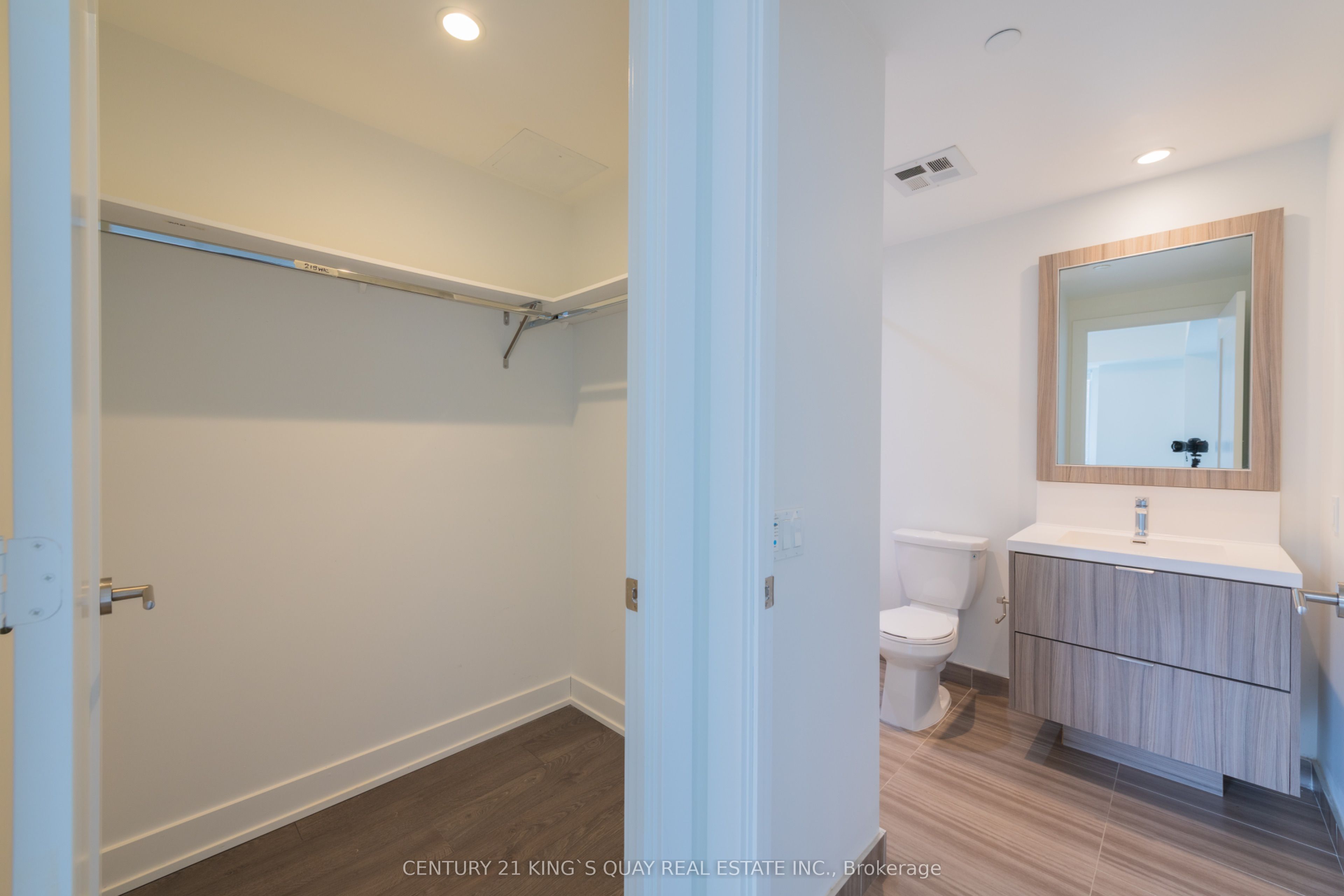 #219 - 80 Vanauley Street Property Photo 12