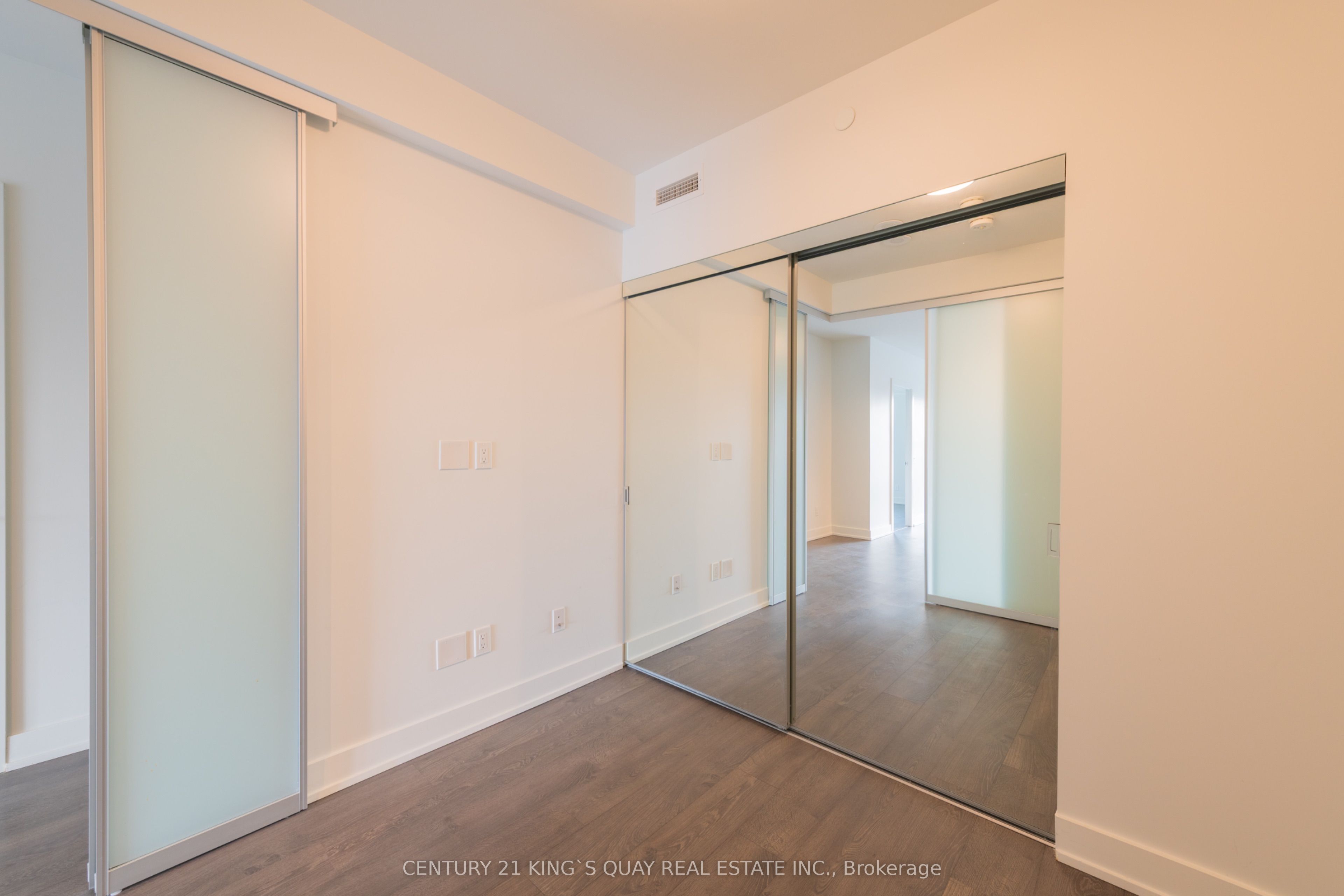 #219 - 80 Vanauley Street Property Photo 16