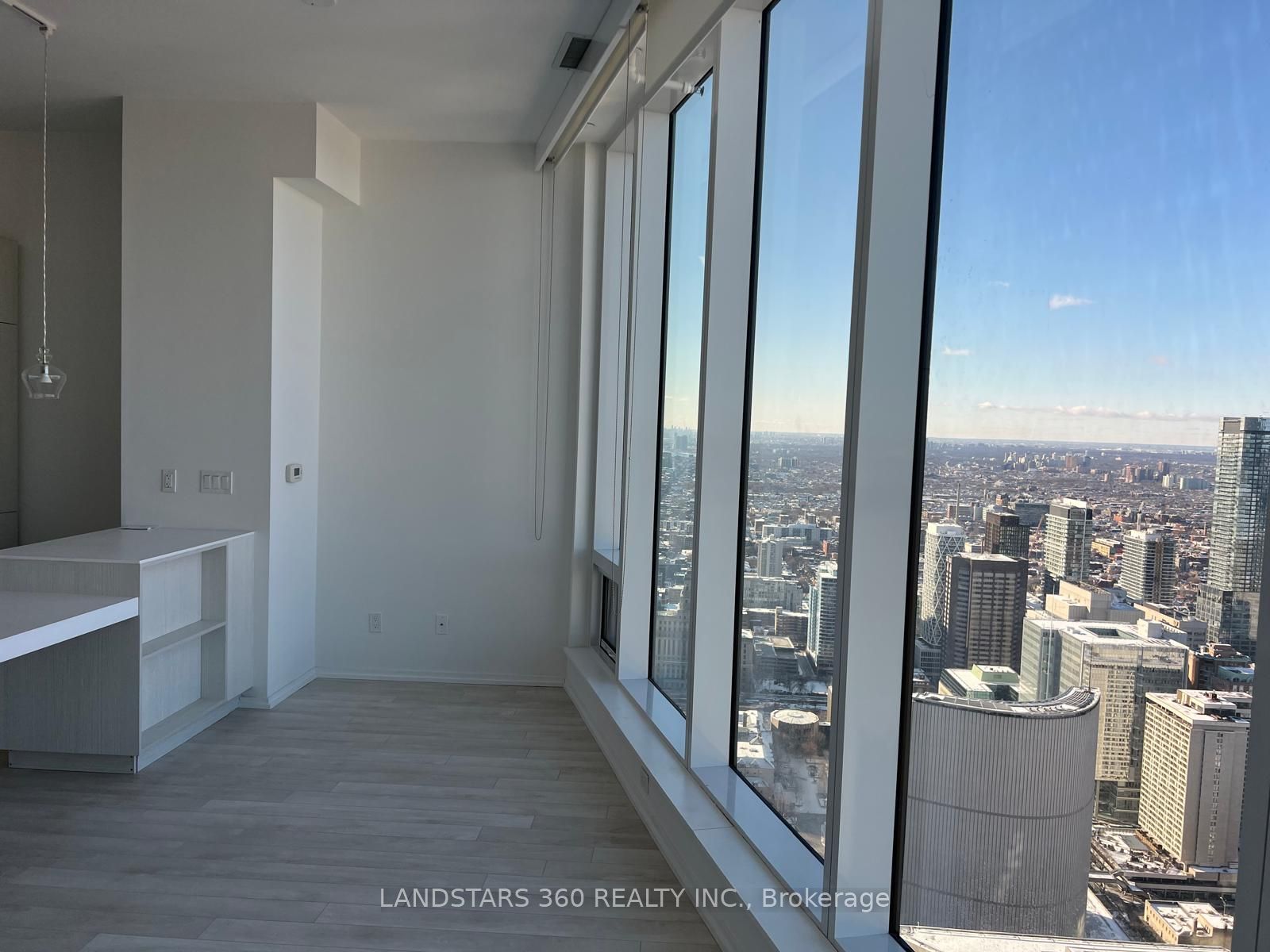197 Yonge Street 6013 Property Photo 4