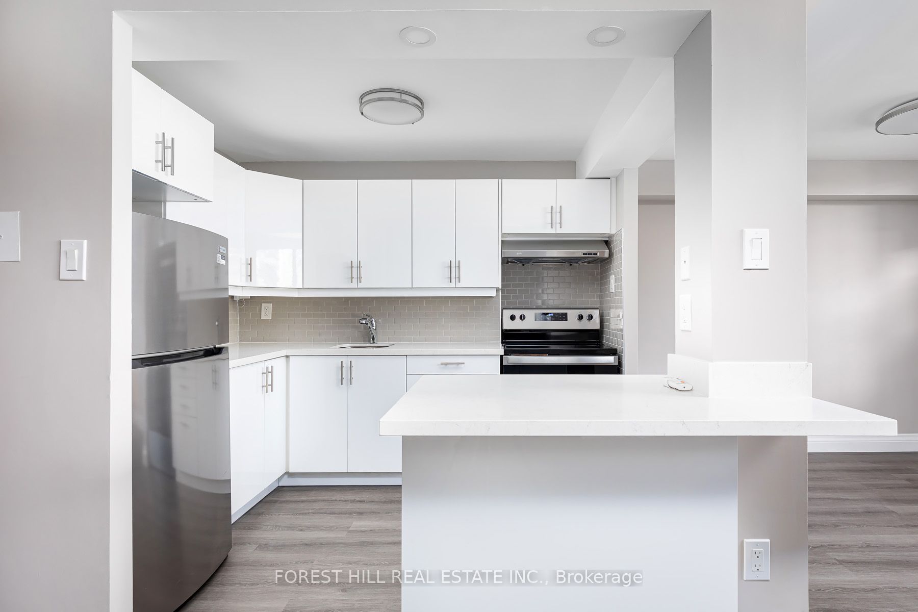 #102 - 34 Walmer Road Property Photo 10