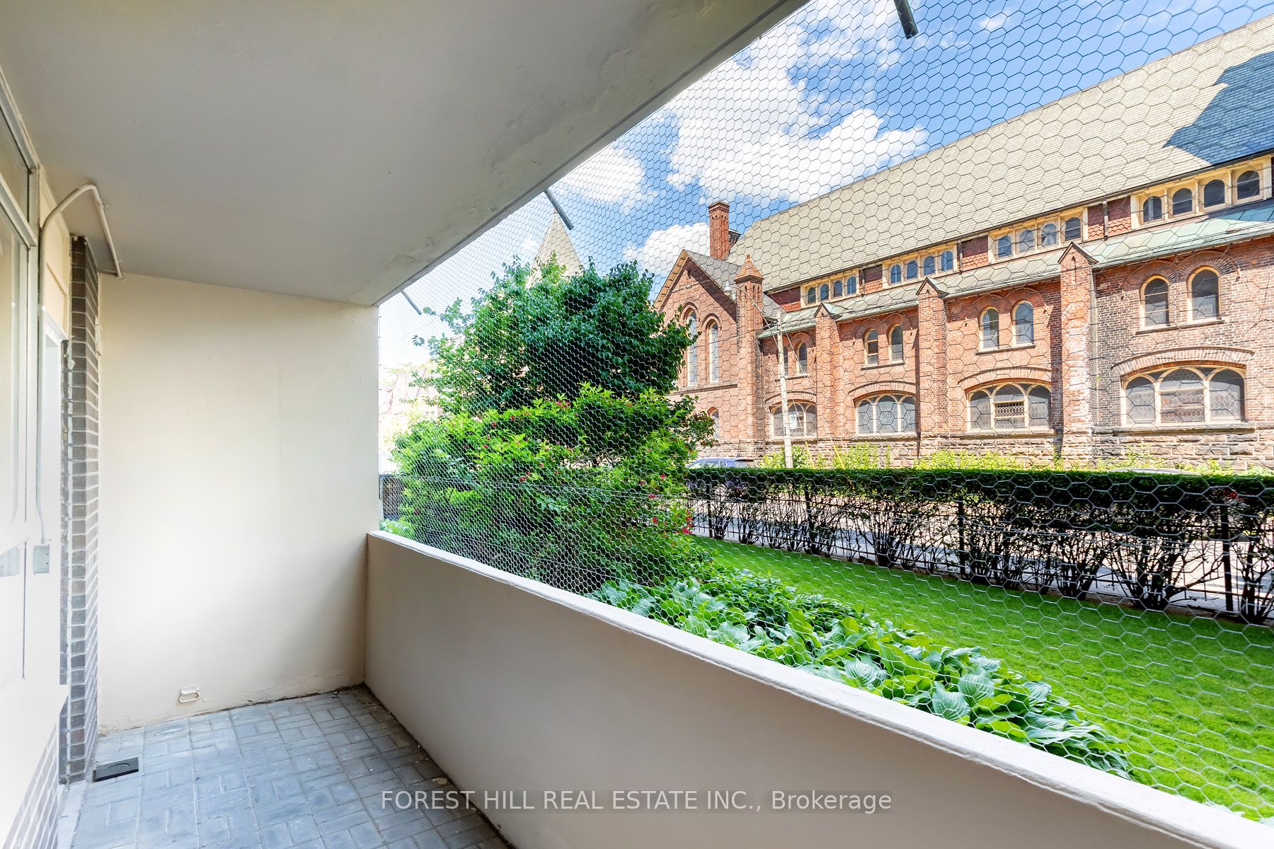 #102 - 34 Walmer Road Property Photo 18