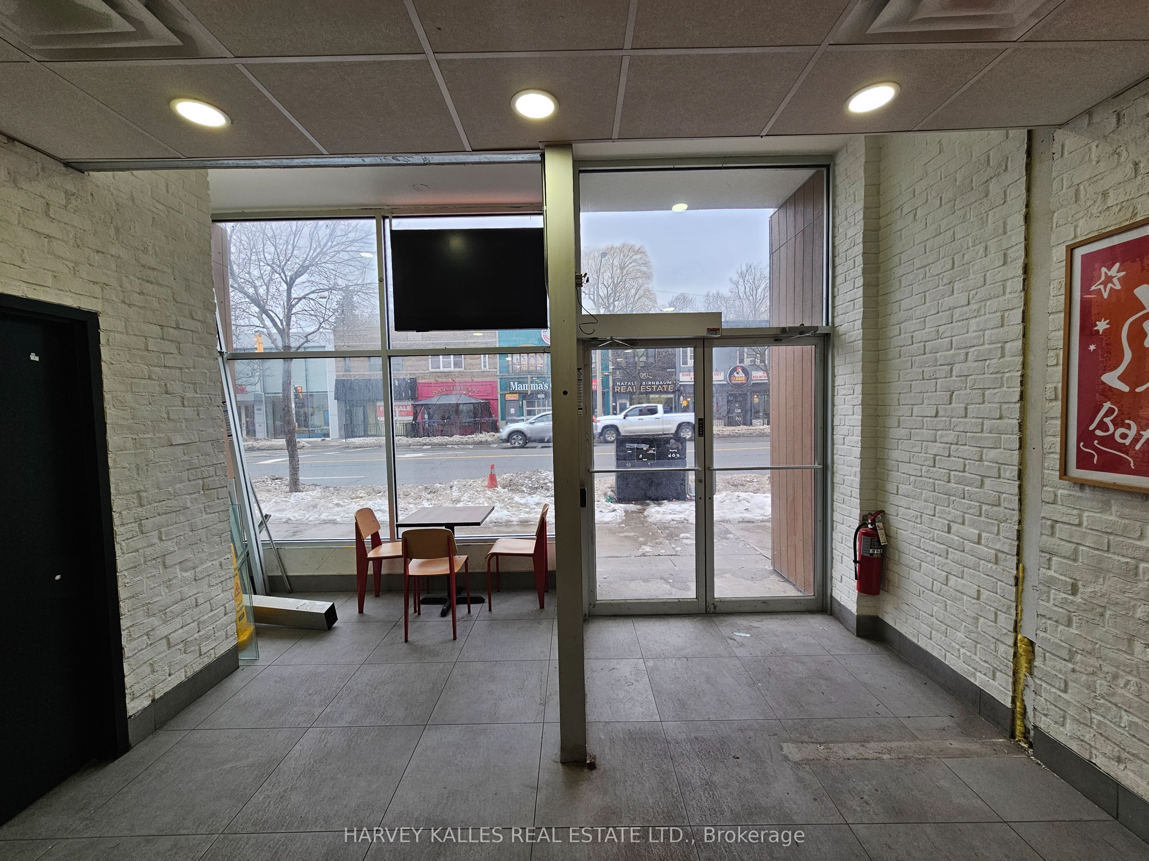 947 Eglinton Avenue Property Photo 2