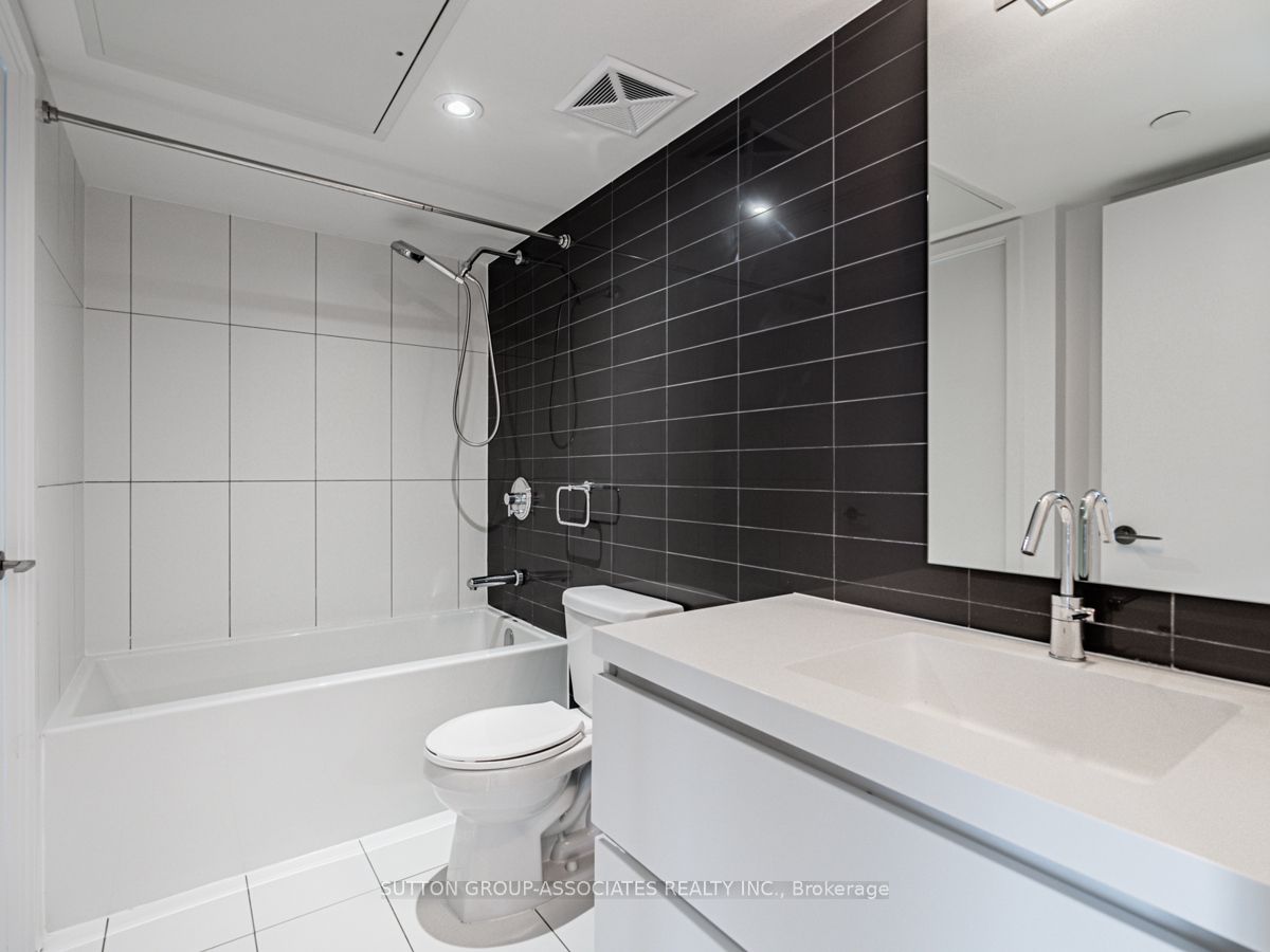 #2808 - 75 Queens Wharf Road Property Photo 12