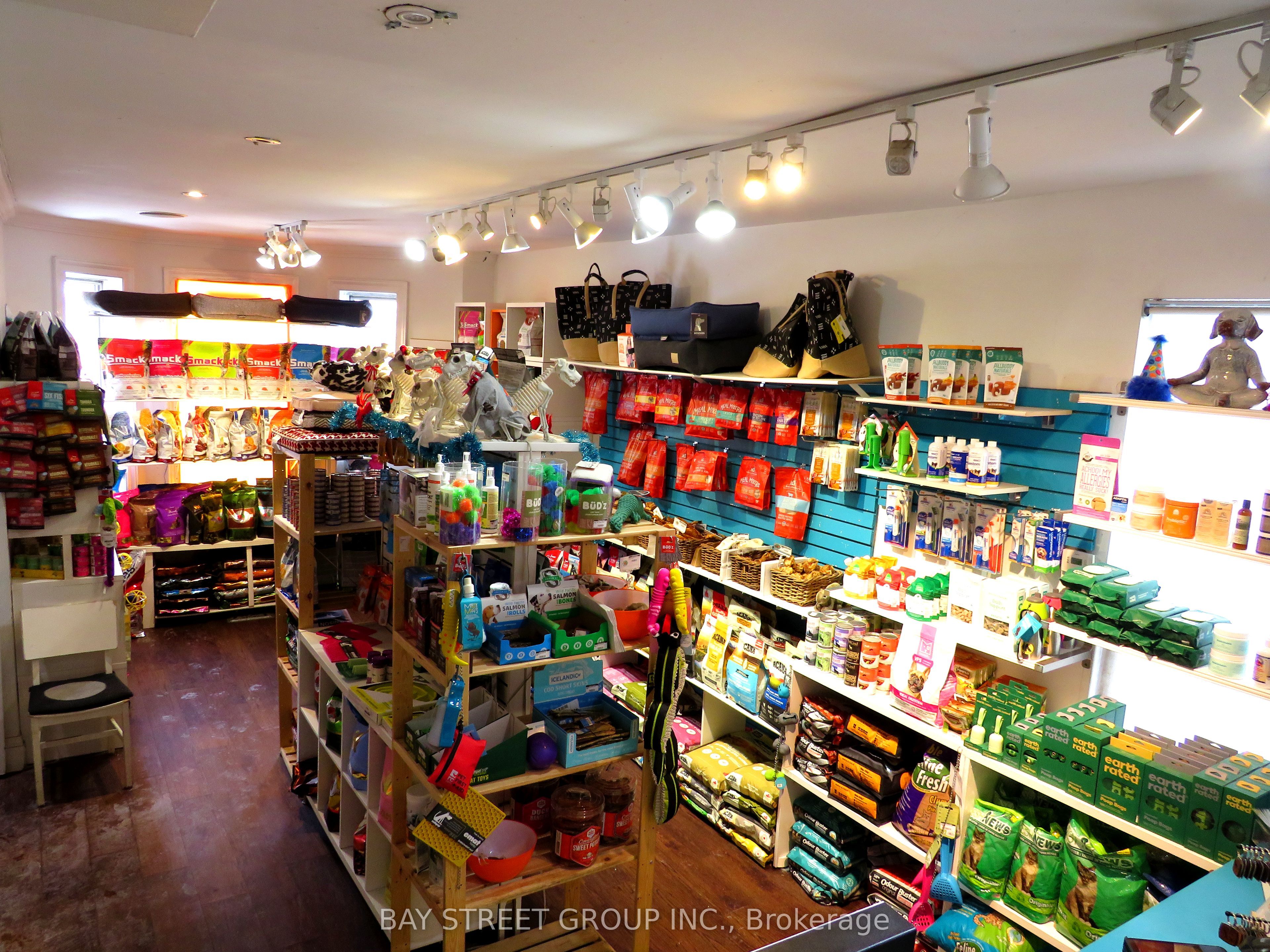 584 Church Street Property Photo 6