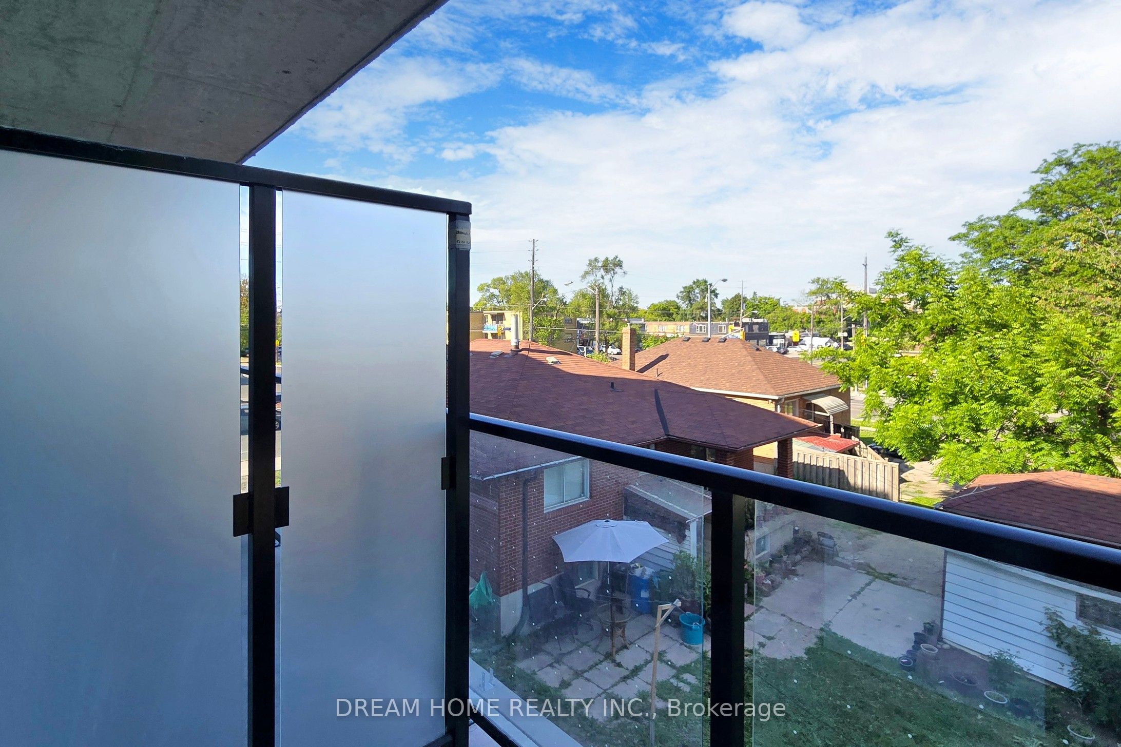 #42 - 851 Sheppard Avenue Property Photo 10