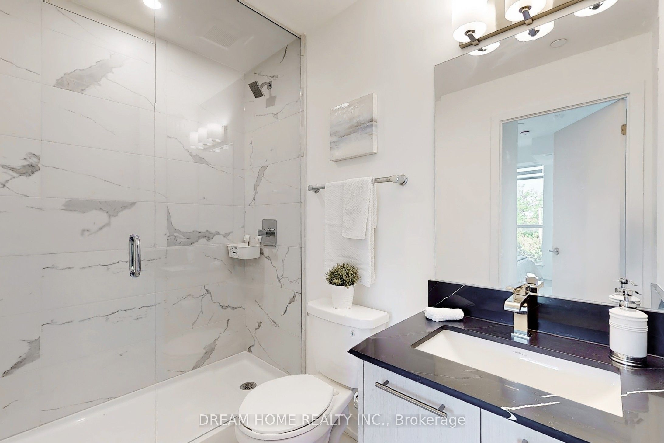 #42 - 851 Sheppard Avenue Property Photo 13