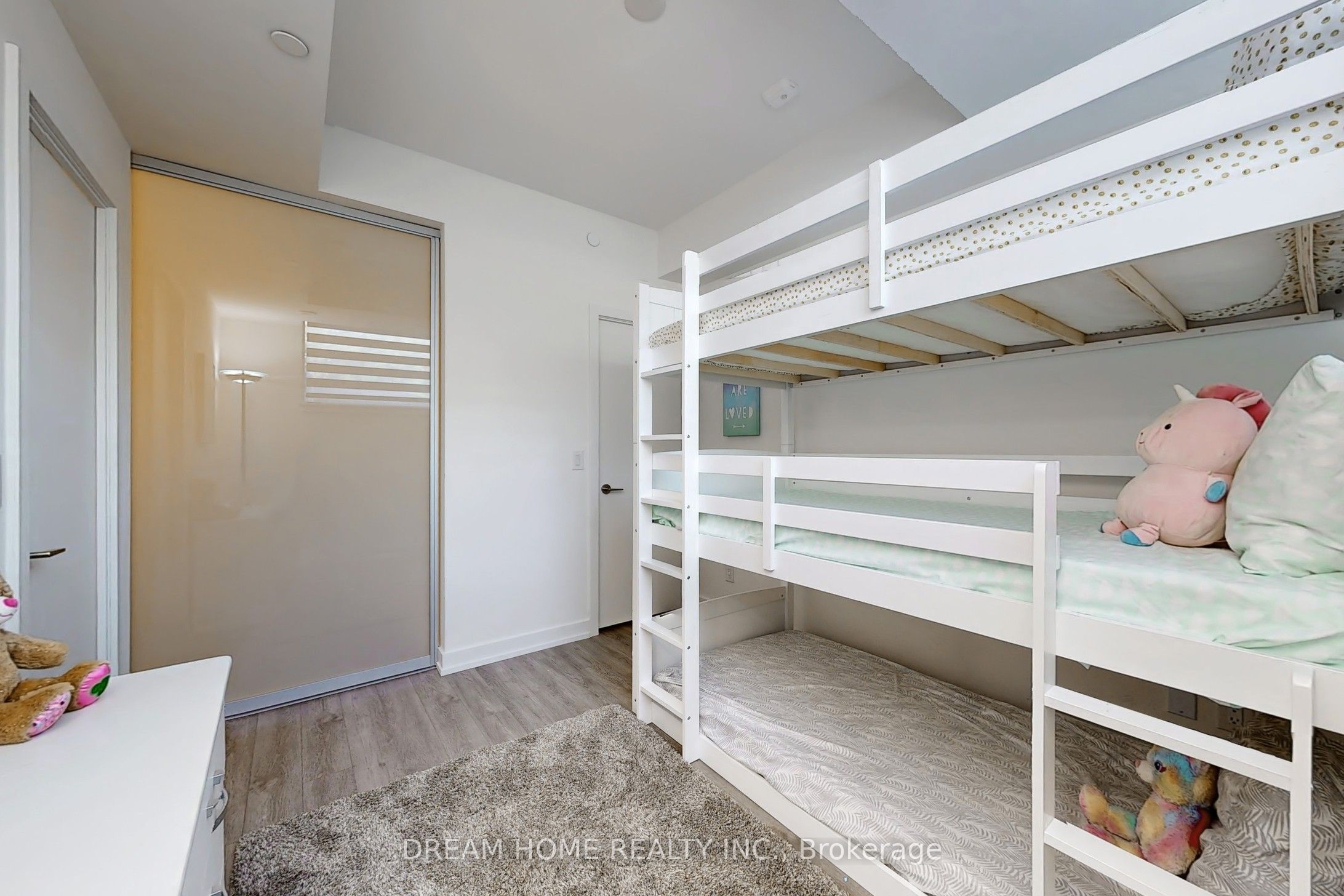 #42 - 851 Sheppard Avenue Property Photo 18