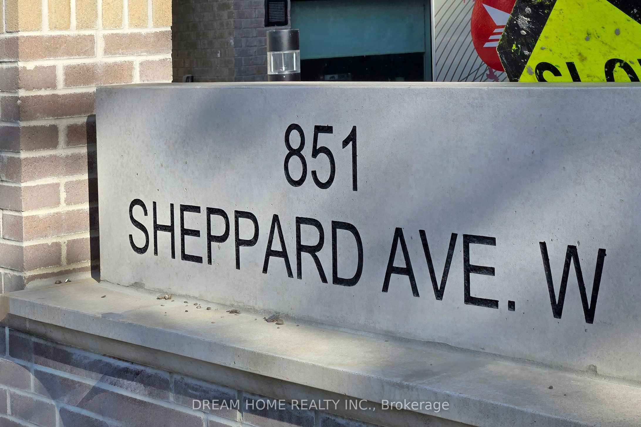 #42 - 851 Sheppard Avenue Property Photo 22