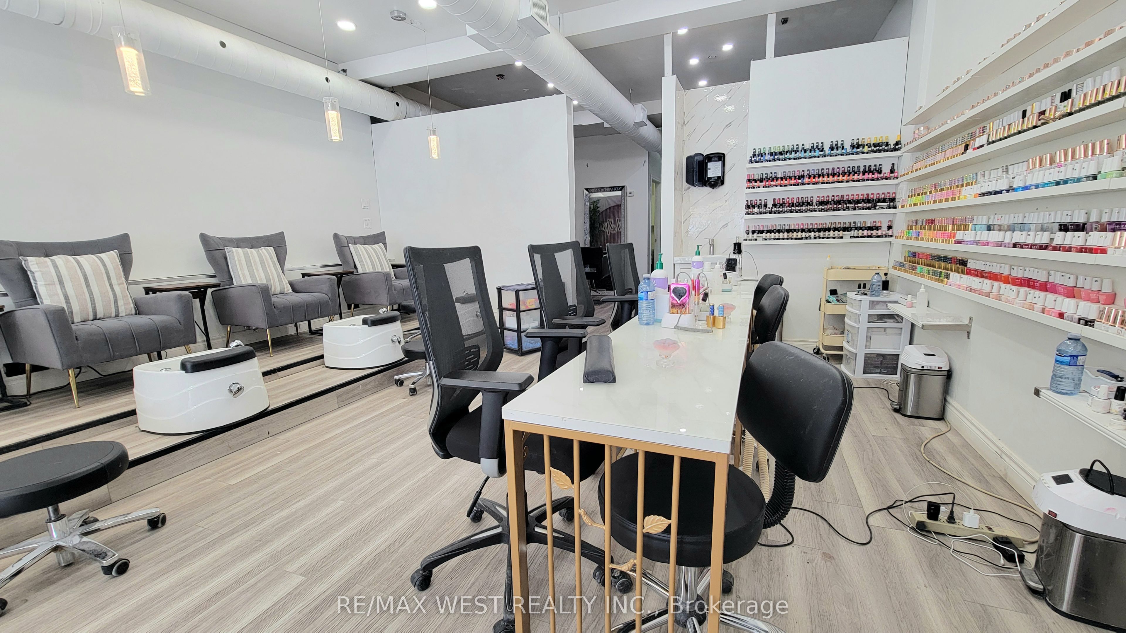 #rm1 - 1182 Eglinton Ave W Avenue Property Photo 5