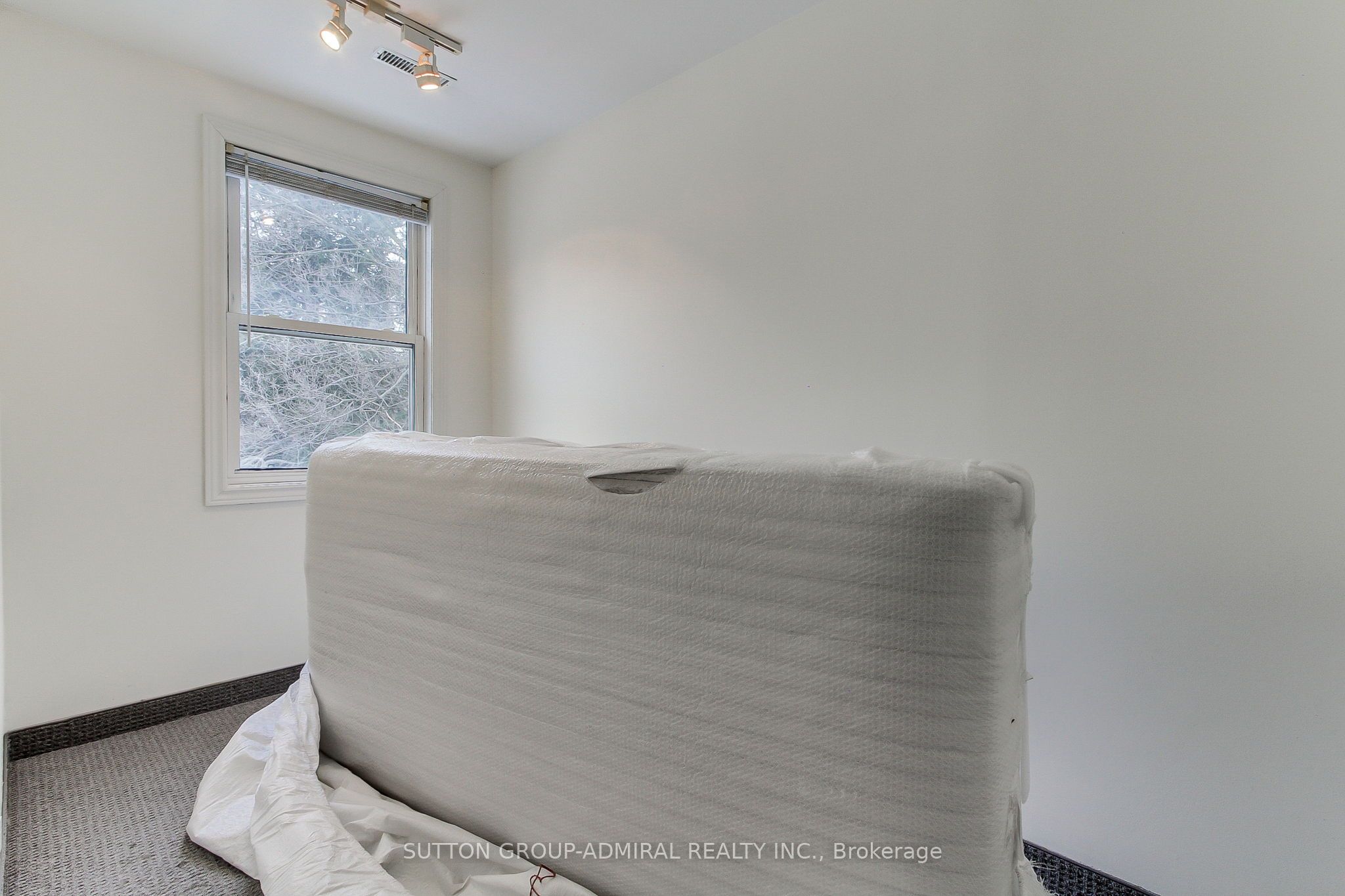 187 Finch Avenue Property Photo 35