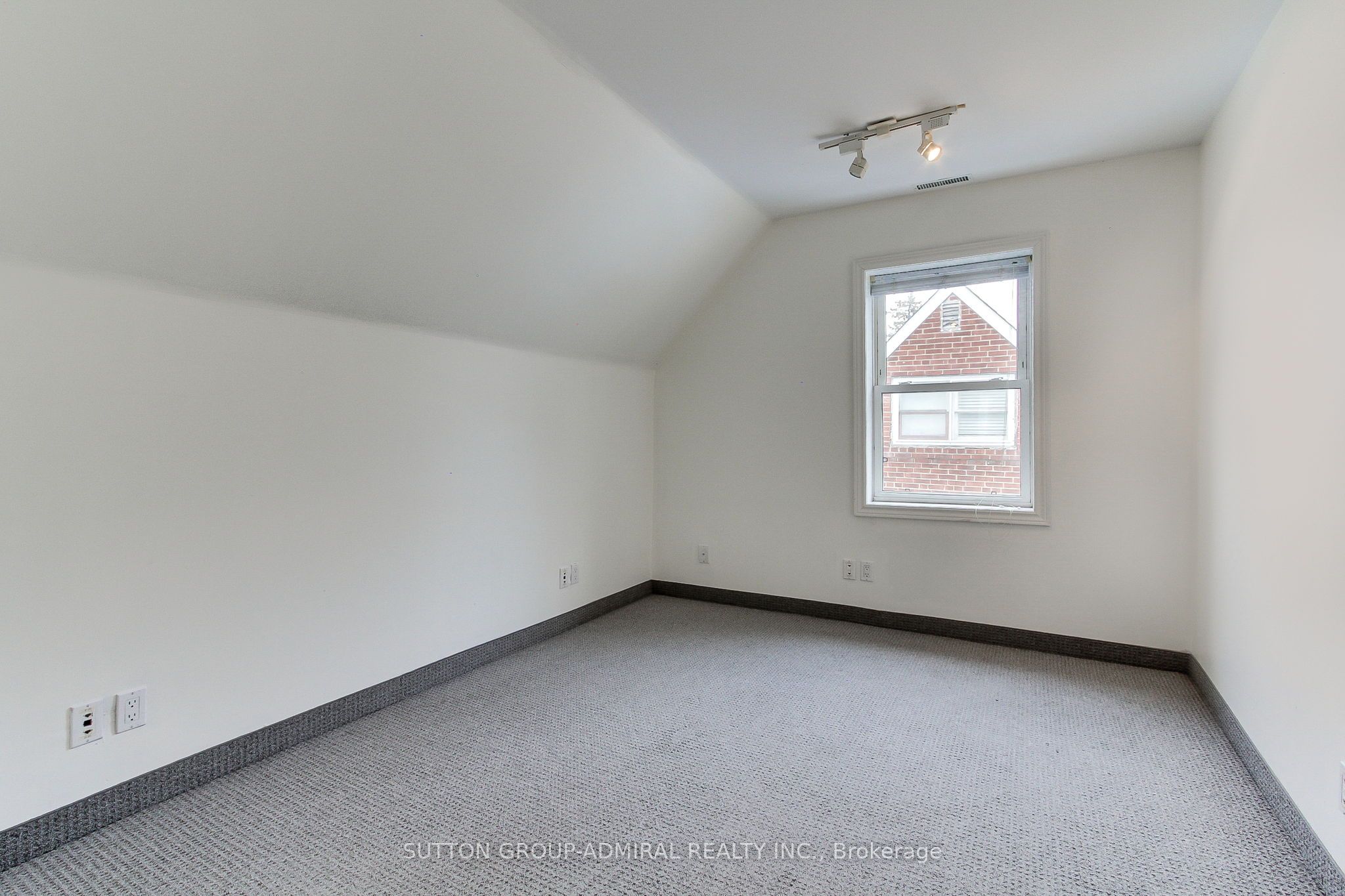 187 Finch Avenue Property Photo 28
