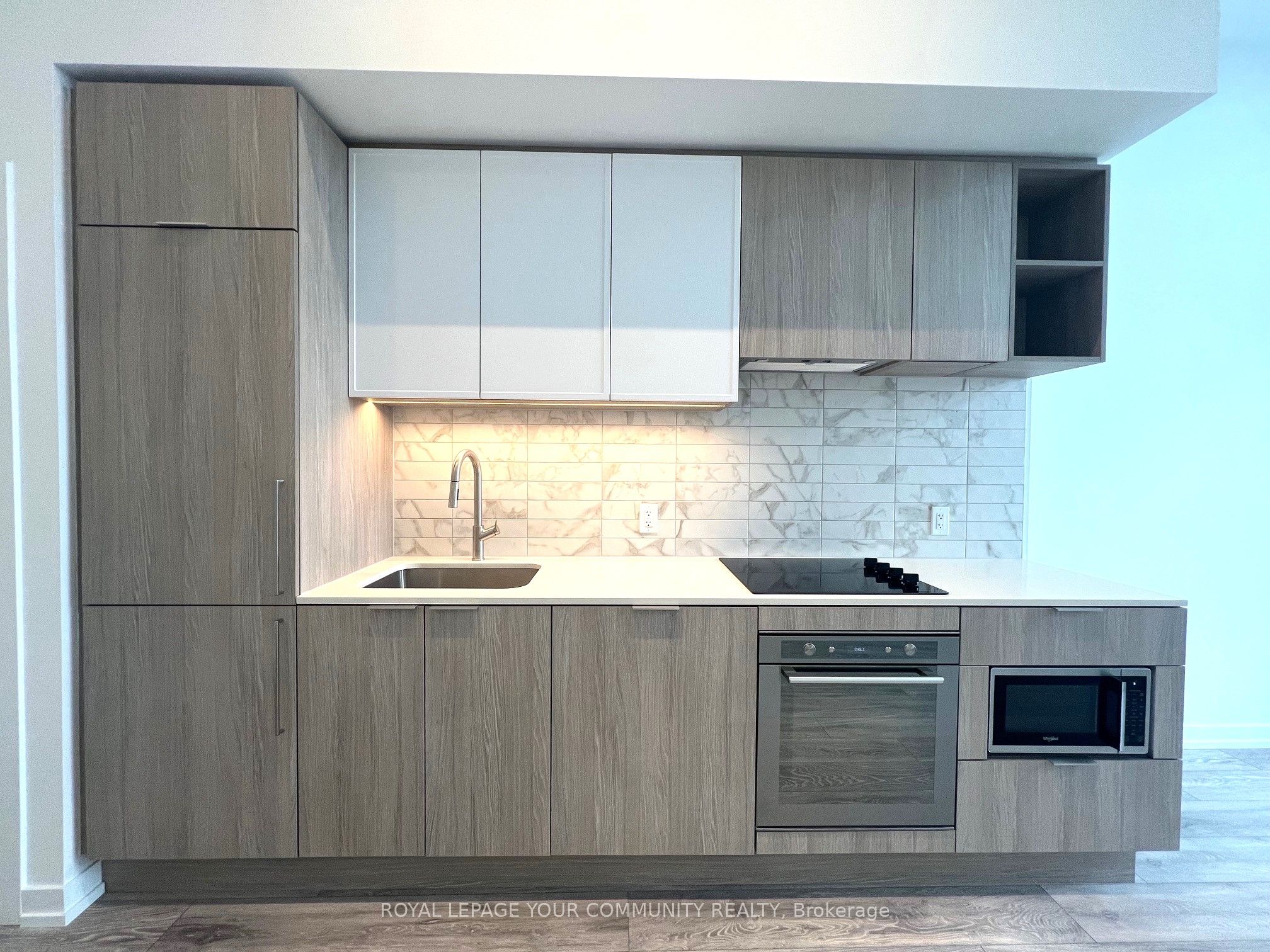 #1016 - 2020 Bathurst Street Property Photo 3
