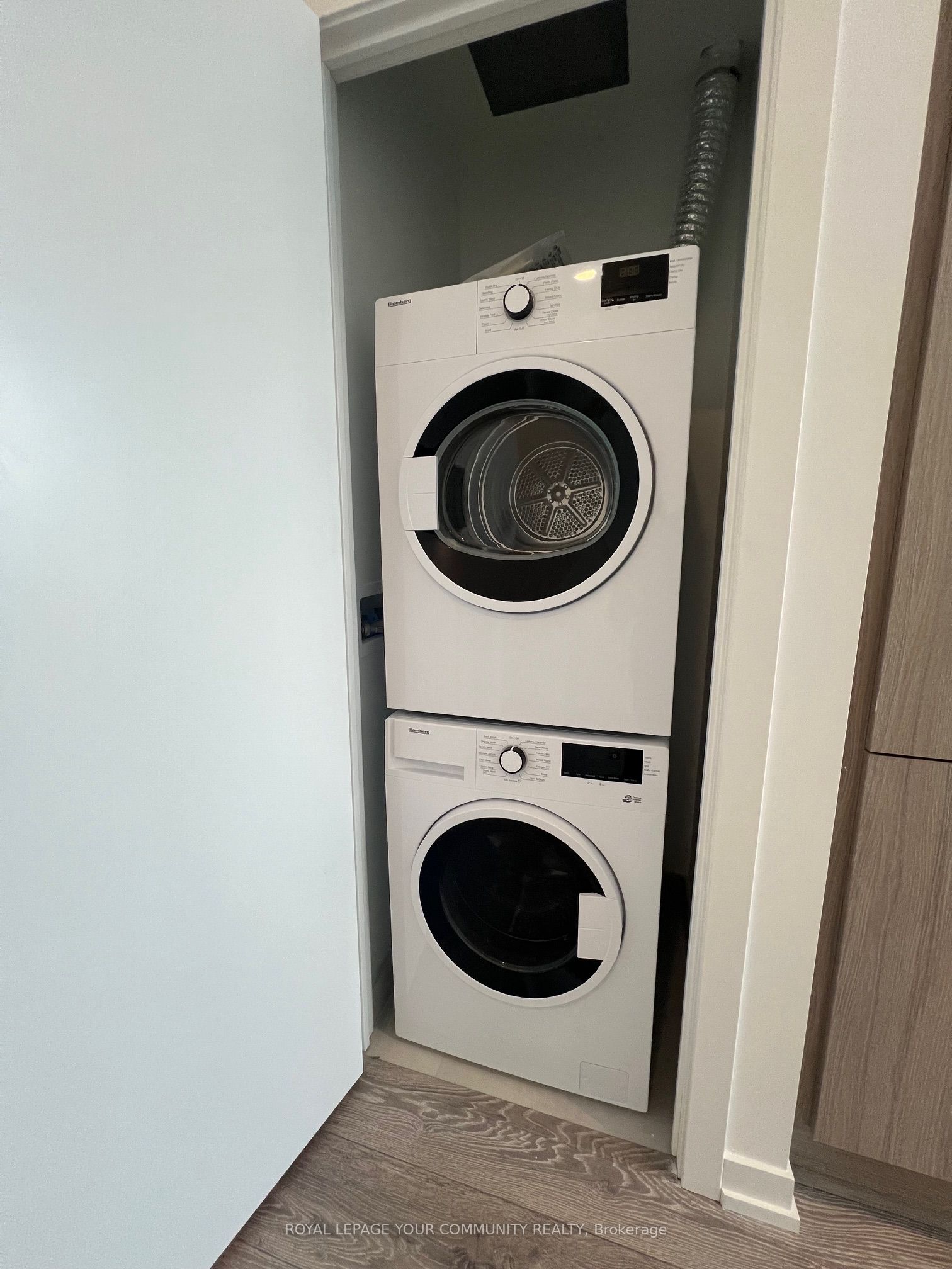 #1016 - 2020 Bathurst Street Property Photo 5