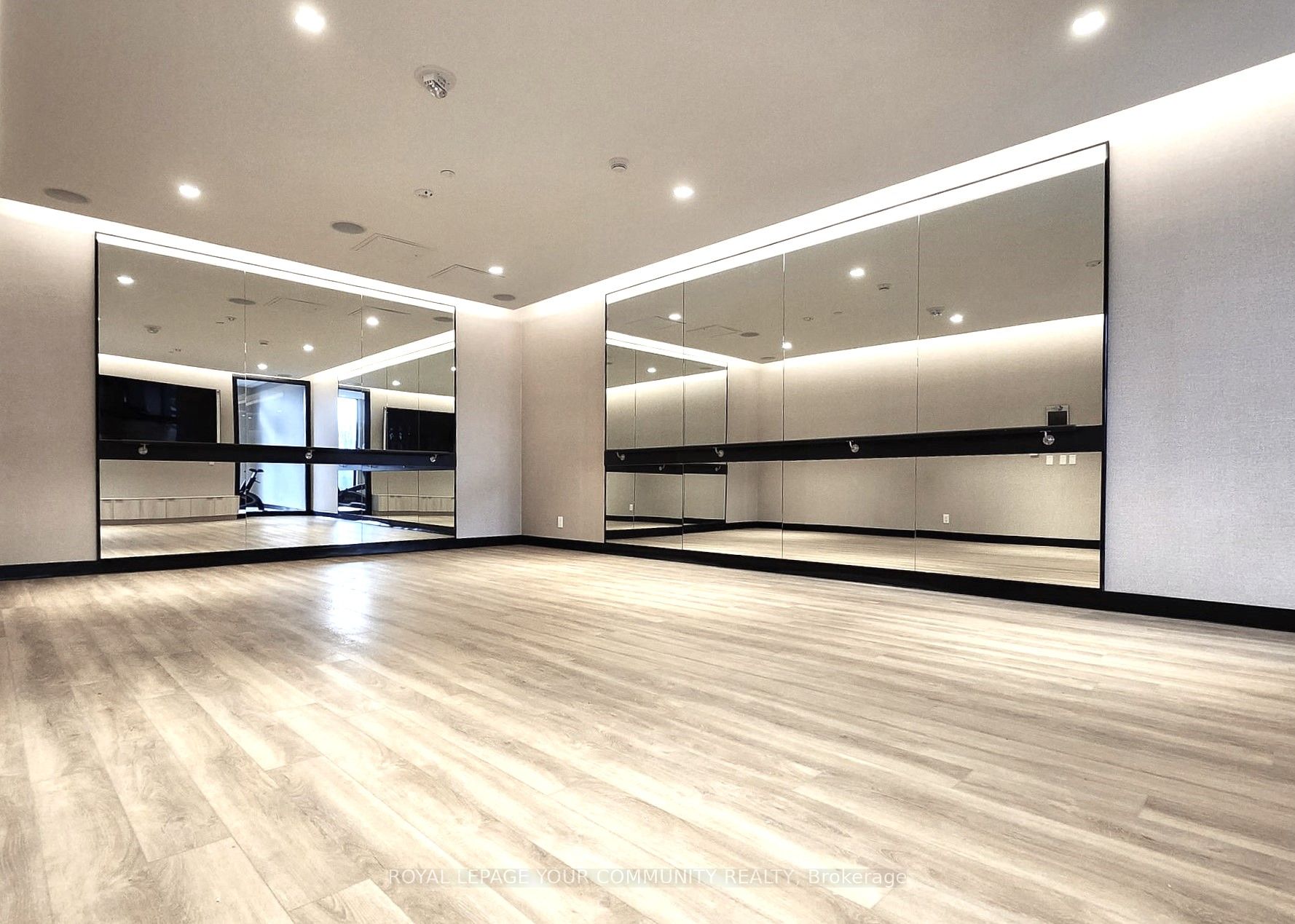 #1016 - 2020 Bathurst Street Property Photo 14