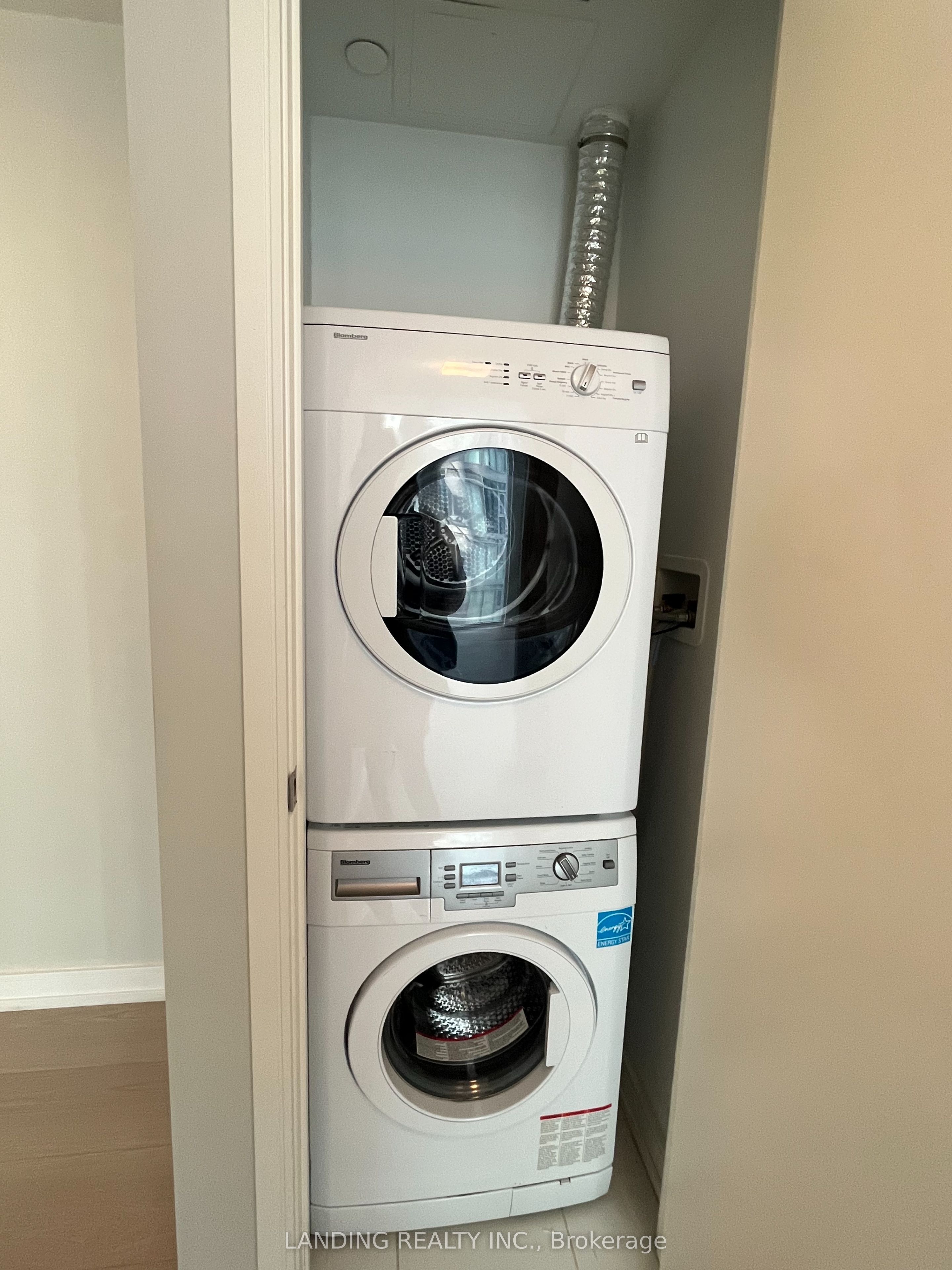 #2407 - 28 Wellesley Street Property Photo 5