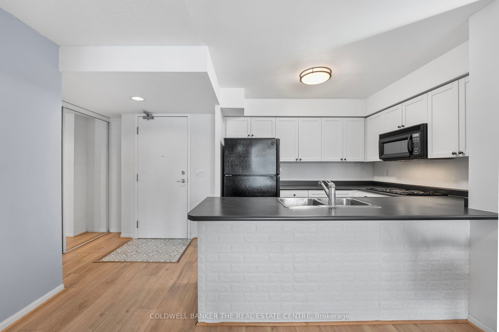 #704 - 311 Richmond Street Property Photo 4