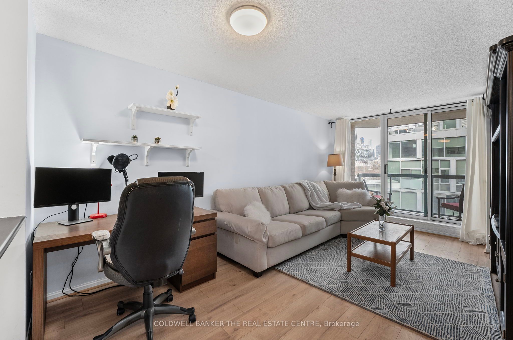 #704 - 311 Richmond Street Property Photo 6